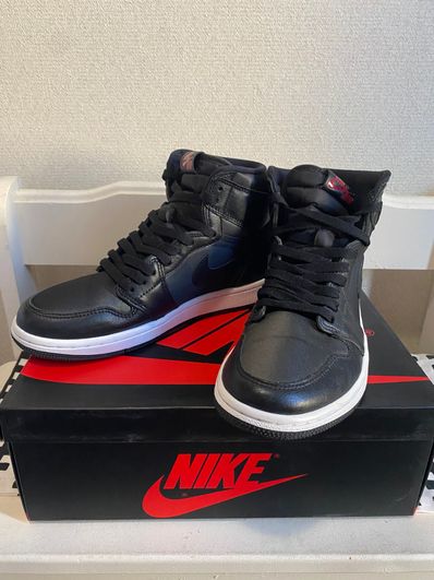 Nike Air Jordan 1 Retro High OG "Black/Metallic Silver/Gym Red"