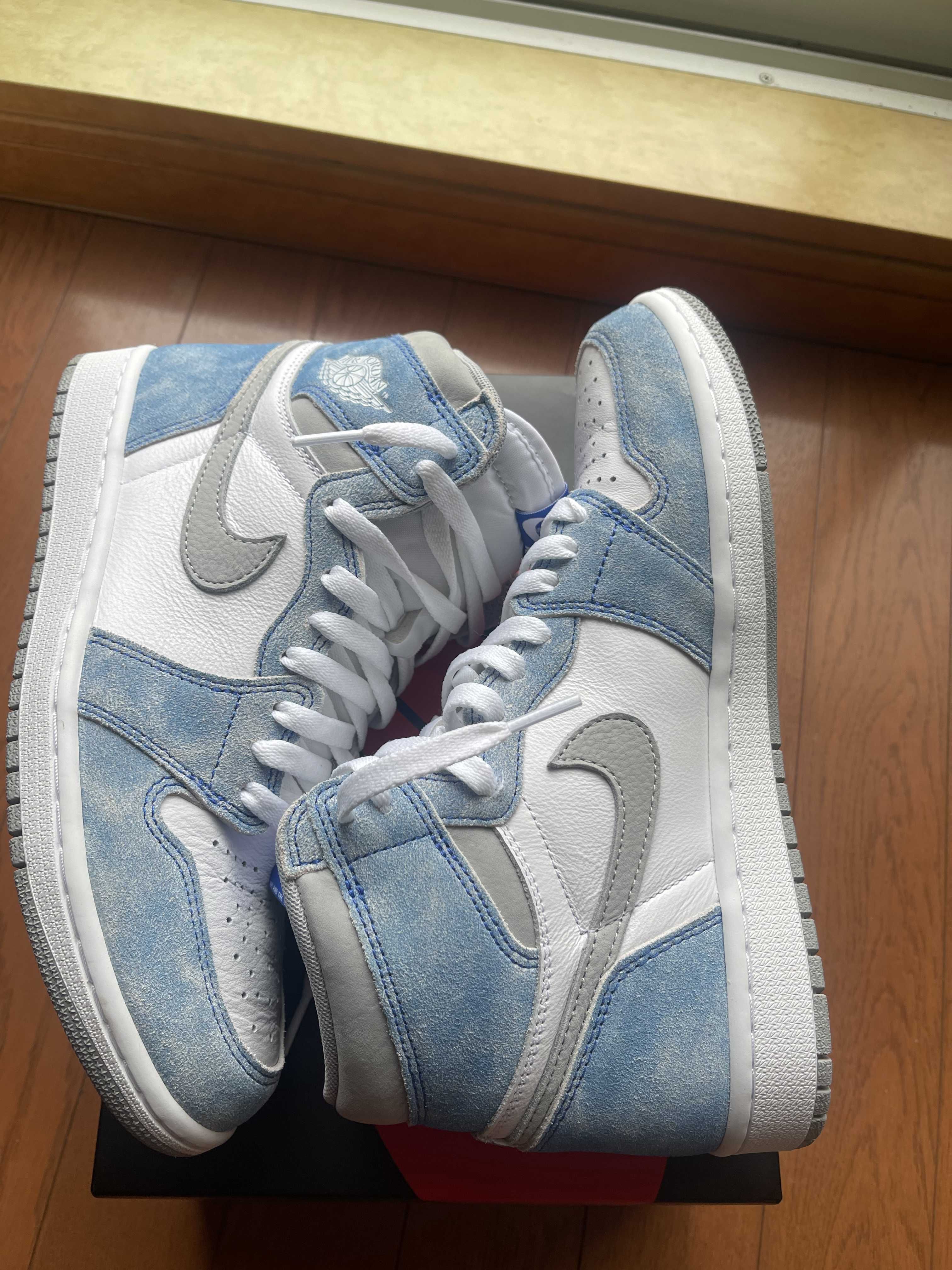 Nike Air Jordan 1 High OG "Hyper Royal"