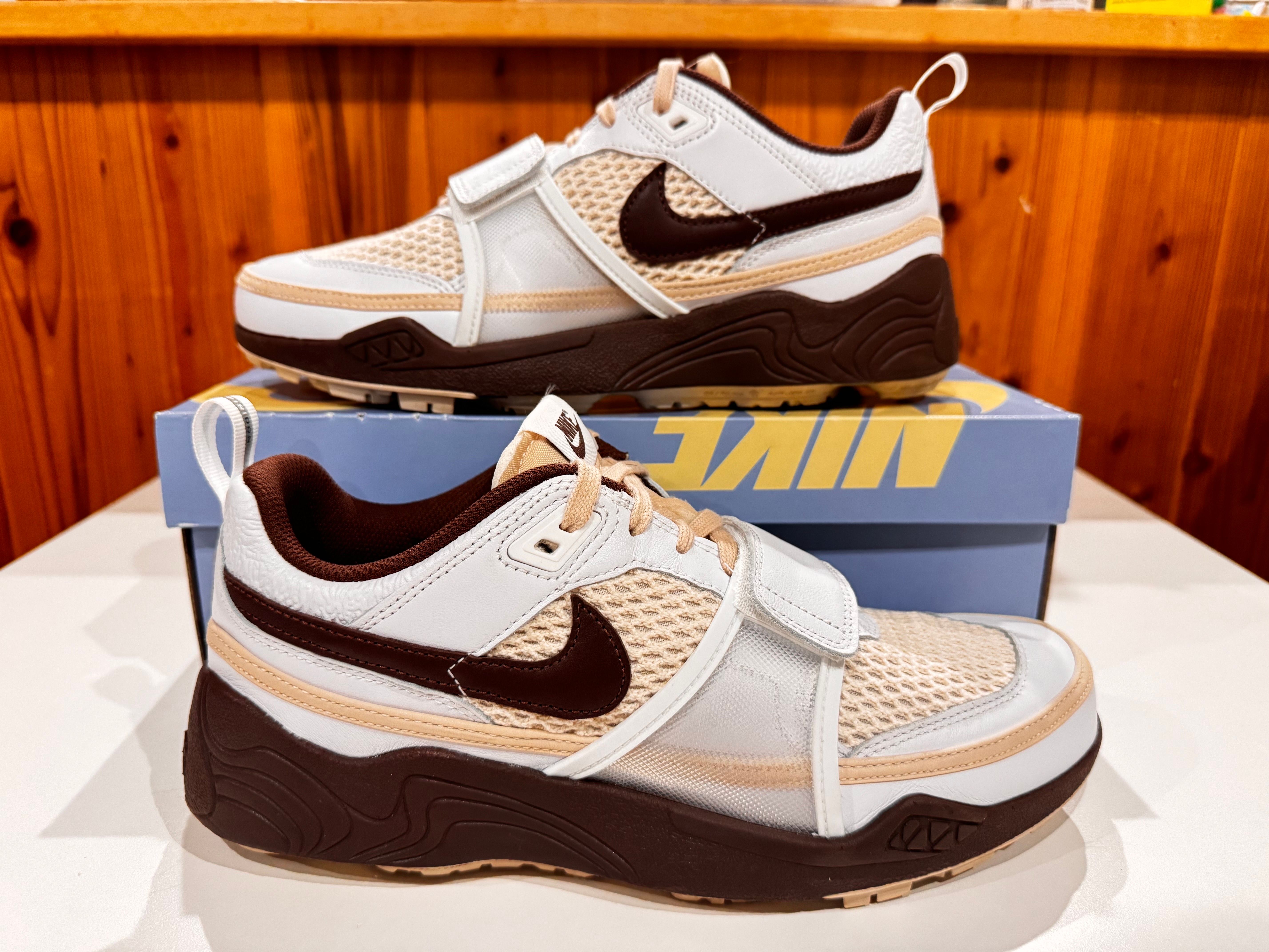 Travis Scott × Nike Zoom Field Jaxx "White and Light Chocolate"