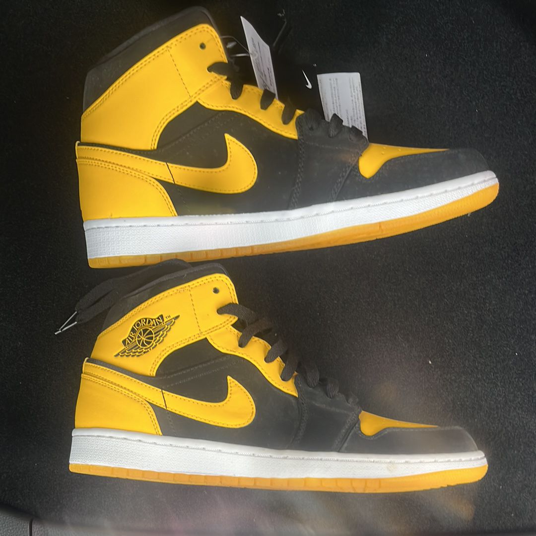 Nike Air Jordan 1 Retro Mid "New Love" (2017)