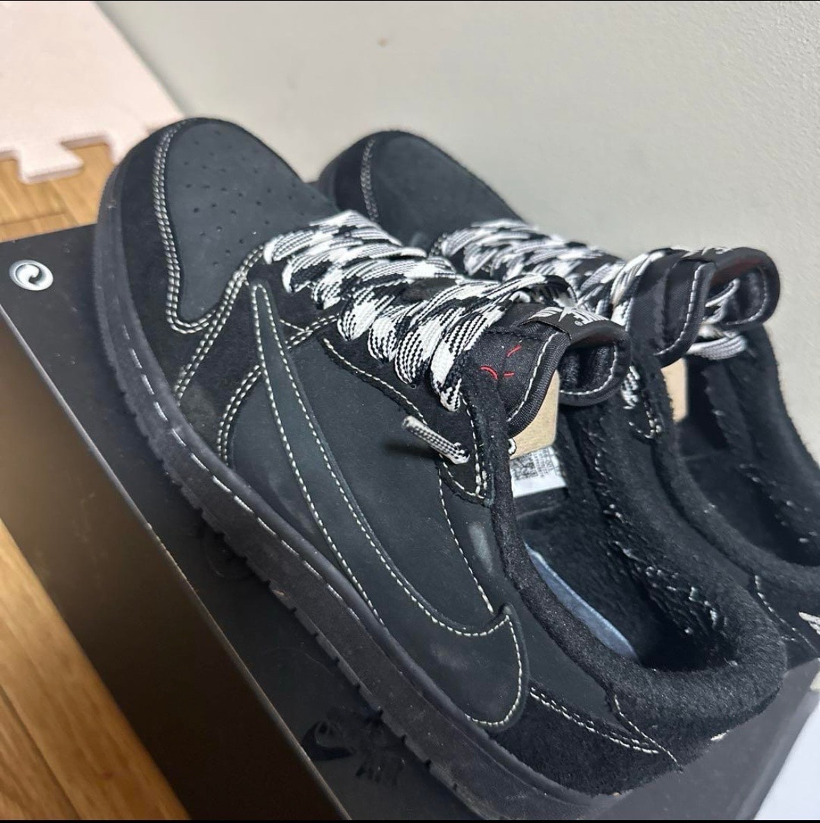Travis Scott × Nike Air Jordan 1 Low OG SP "Black Phantom"