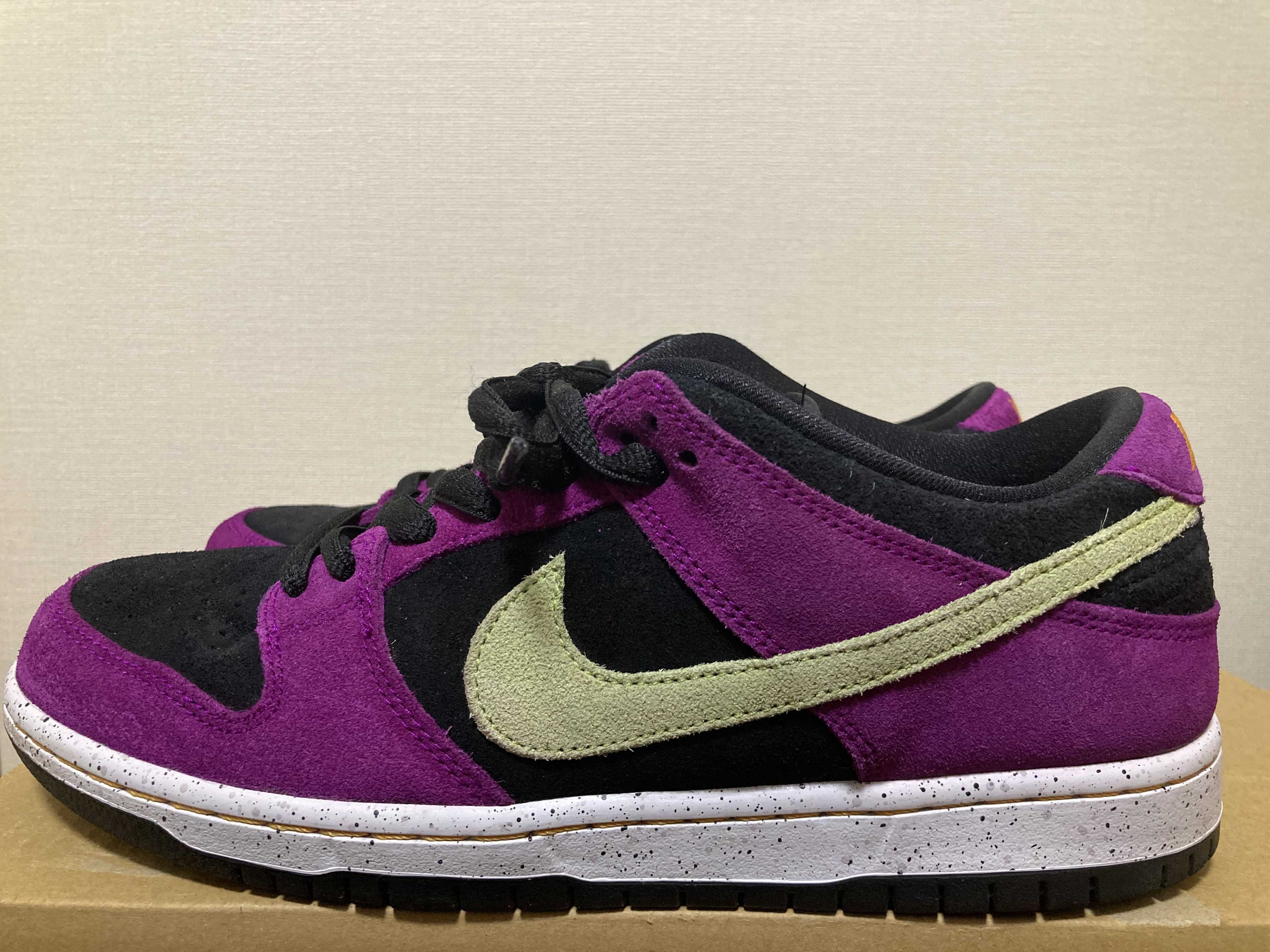 Nike SB Dunk Low "Red Plum"