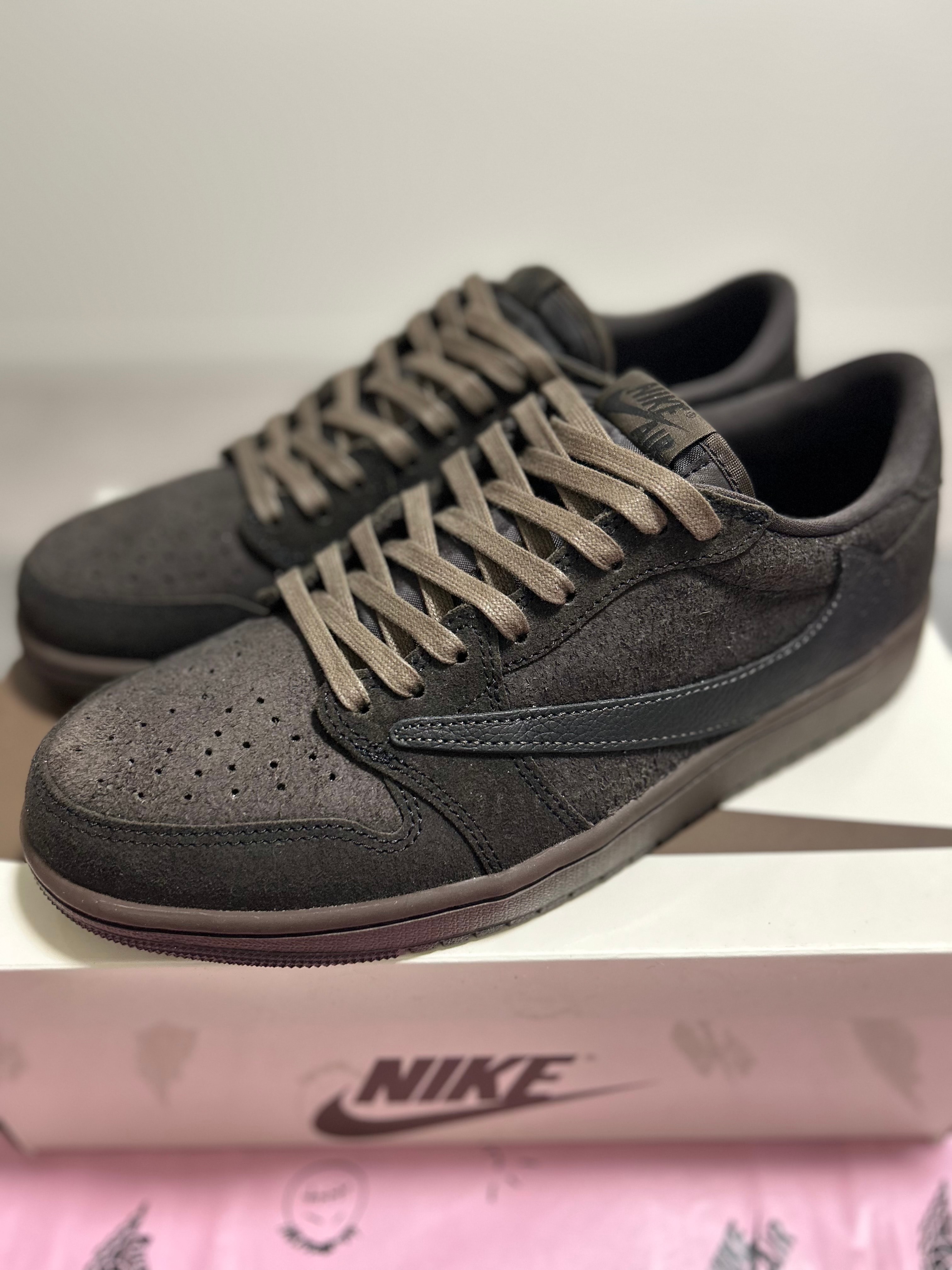Travis Scott × Nike Air Jordan 1 Low OG SP "Velvet Brown and Dark Mocha"