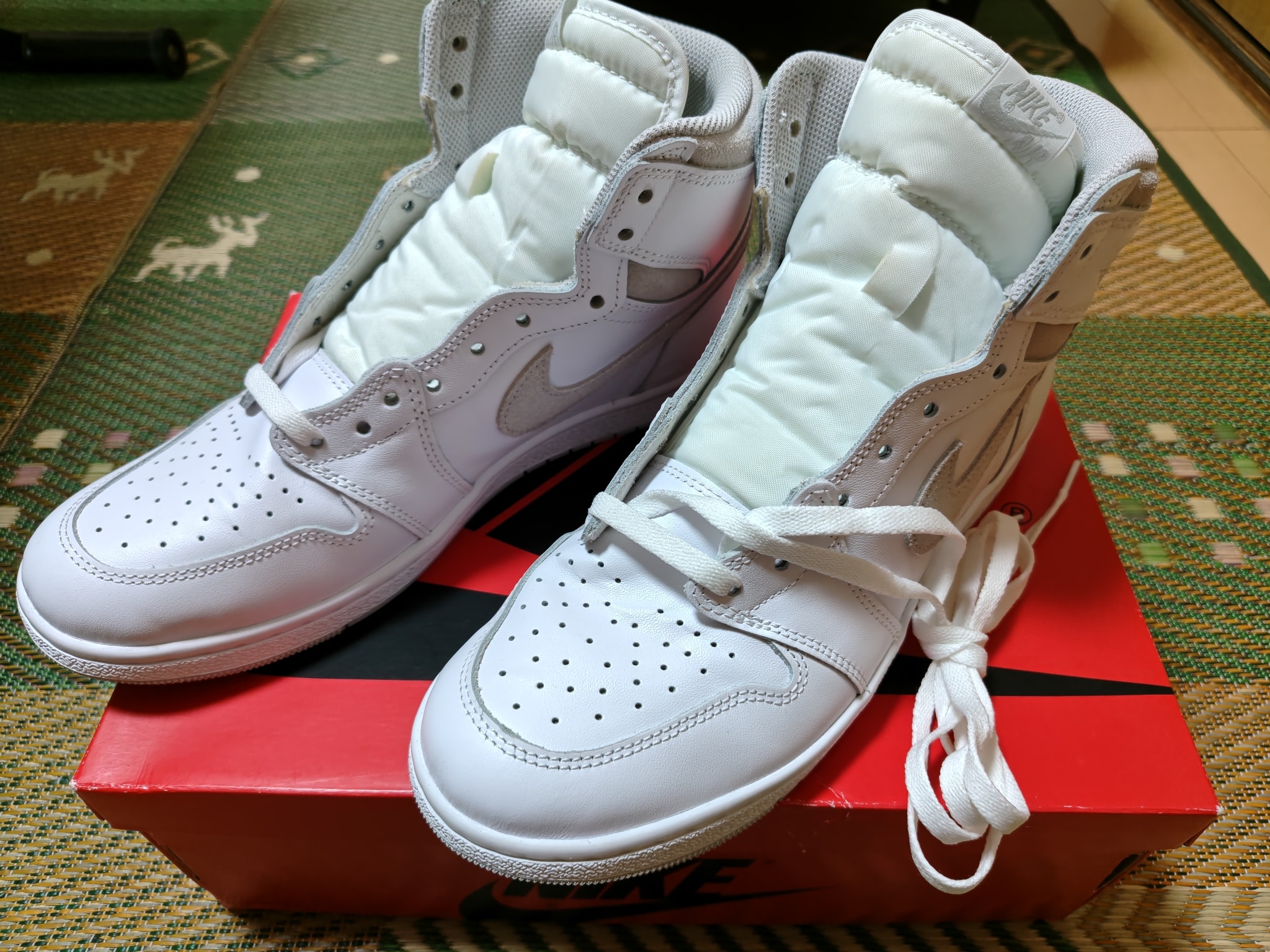 Nike Air Jordan 1 High 85 "Neutral Grey"