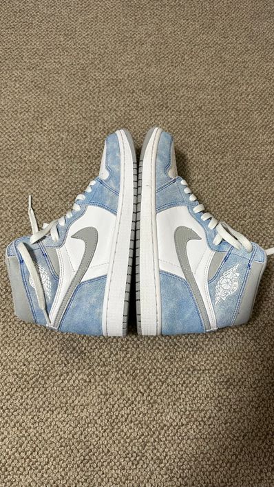 Nike Air Jordan 1 High OG "Hyper Royal"
