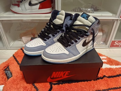 Nike Air Jordan 1 High OG "University Blue"