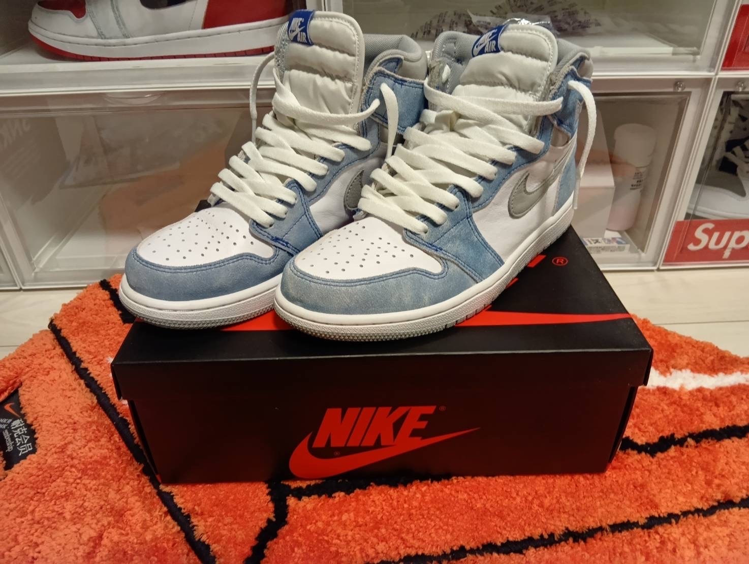 Nike Air Jordan 1 High OG "Hyper Royal"