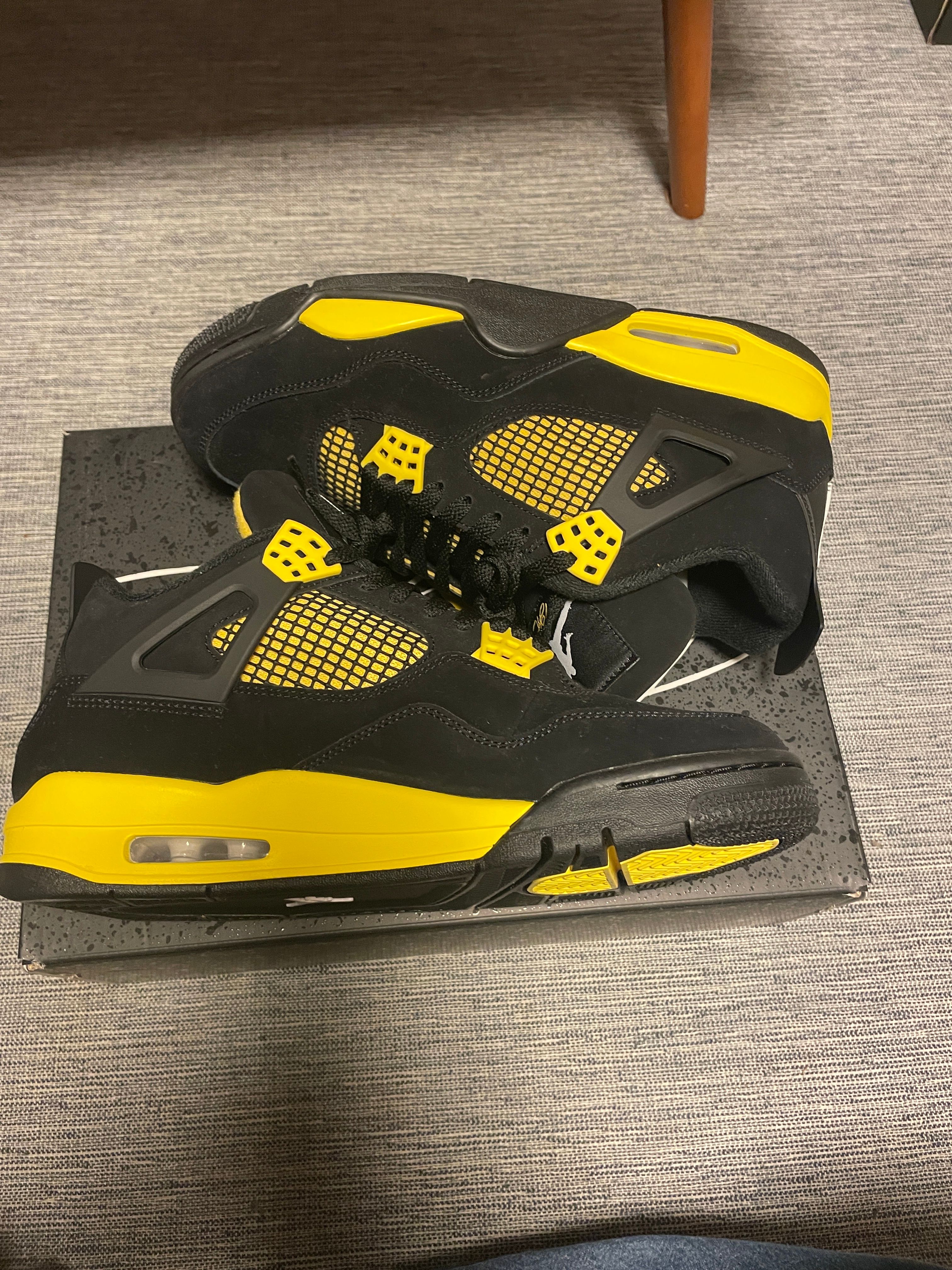 Nike Air Jordan 4 Retro "Thunder"(2023)