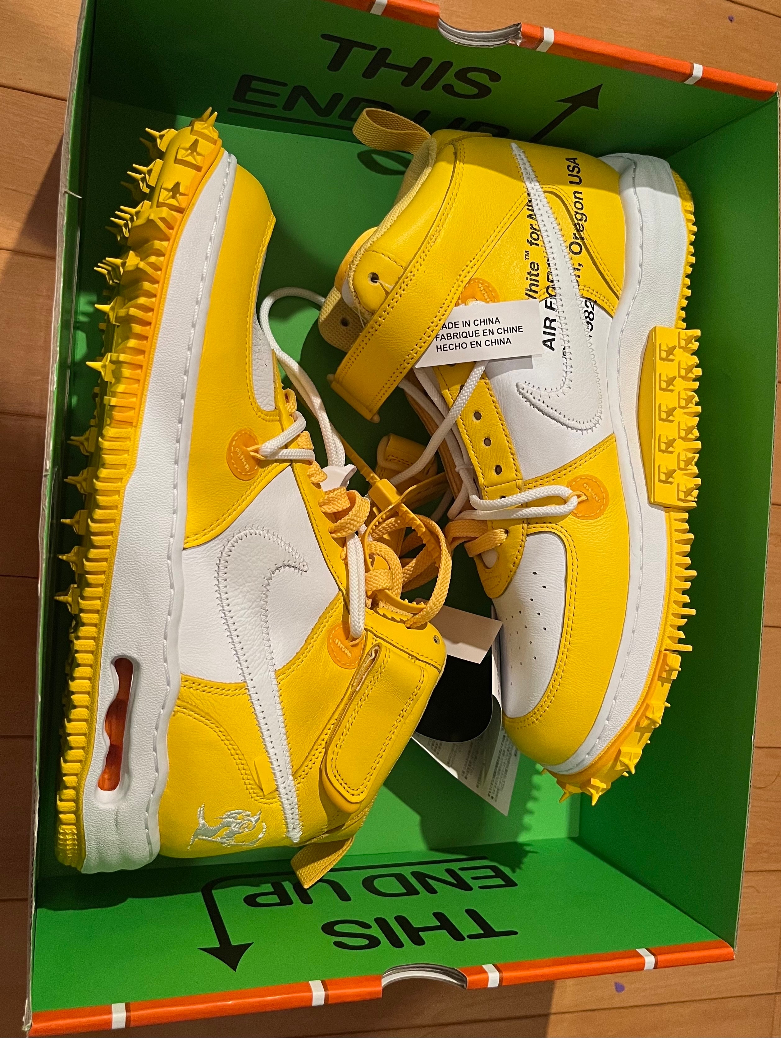 オフホワイト × ナイキ エアフォース1 ミッド SP レザー "ホワイト アンド バーシティメイズ"