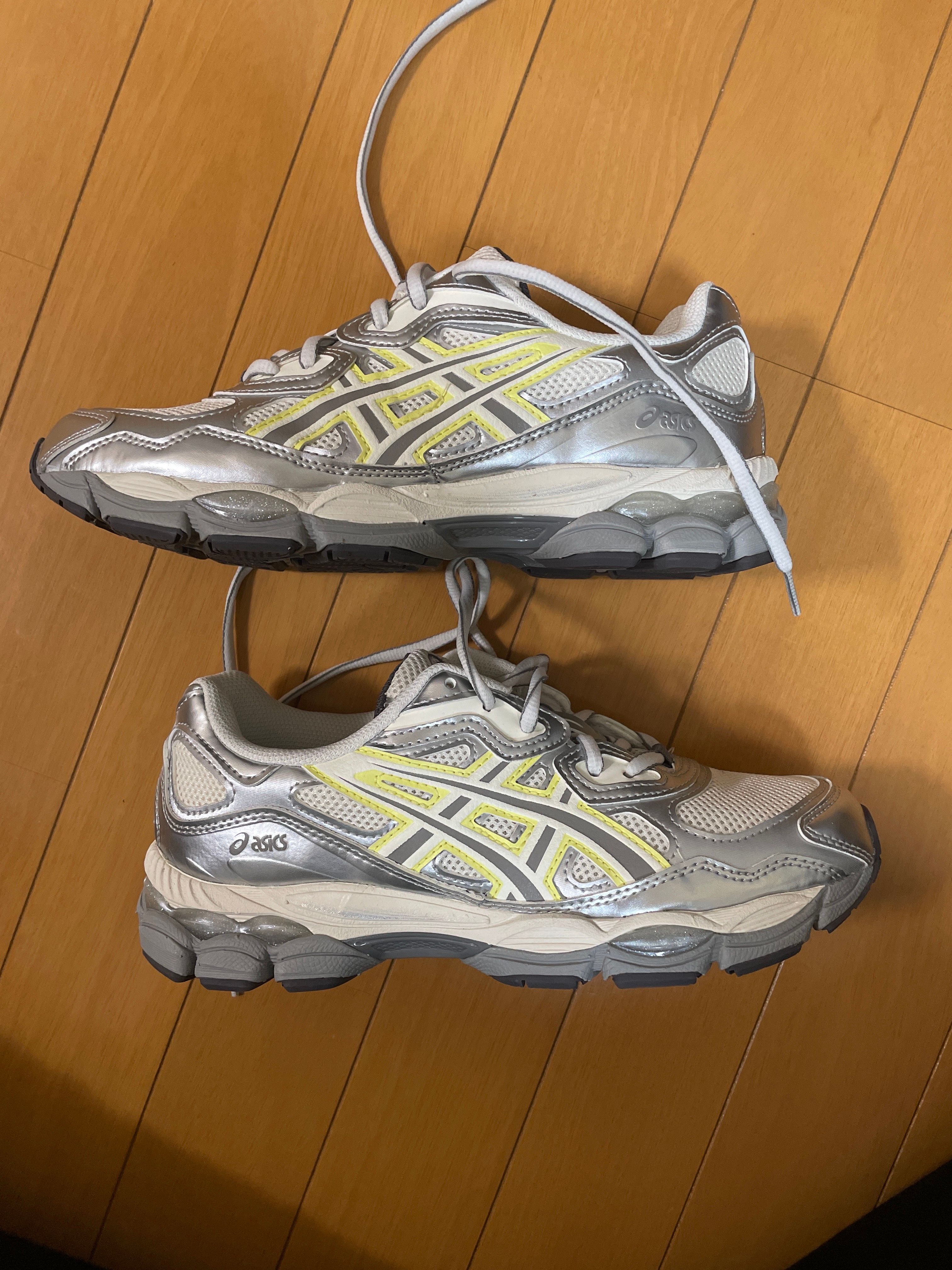 emmi Exclusive Asics Women's Gel-NYC "White/Huddle Yellow"