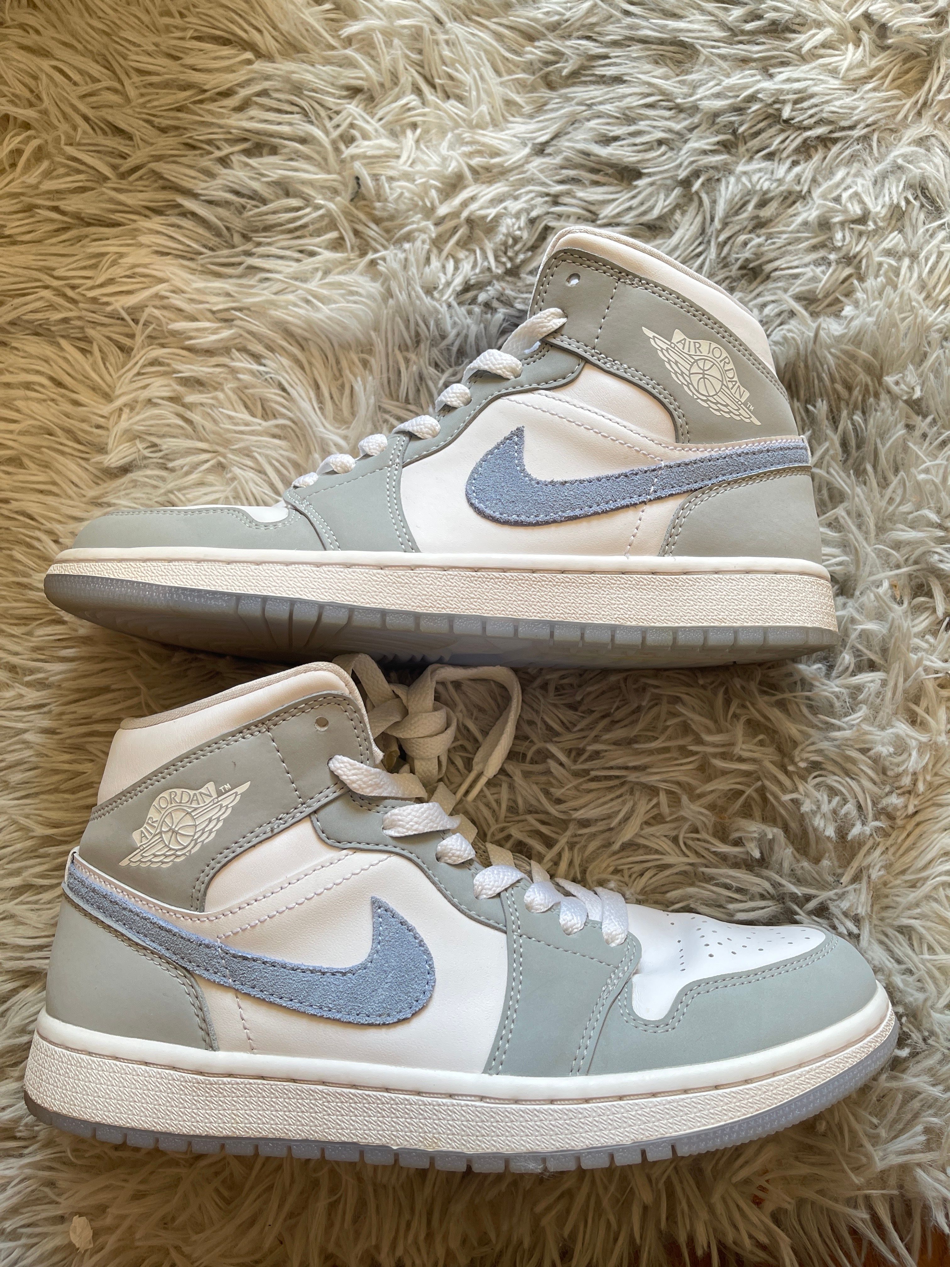 Nike Women's Air Jordan 1 Mid "Wolf Grey"