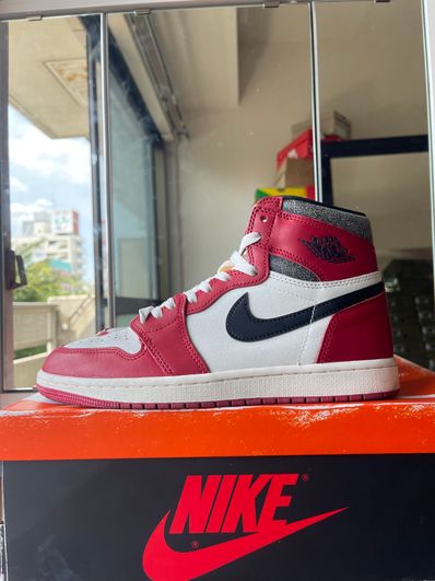 Nike Air Jordan 1 High OG "Lost & Found/Chicago"