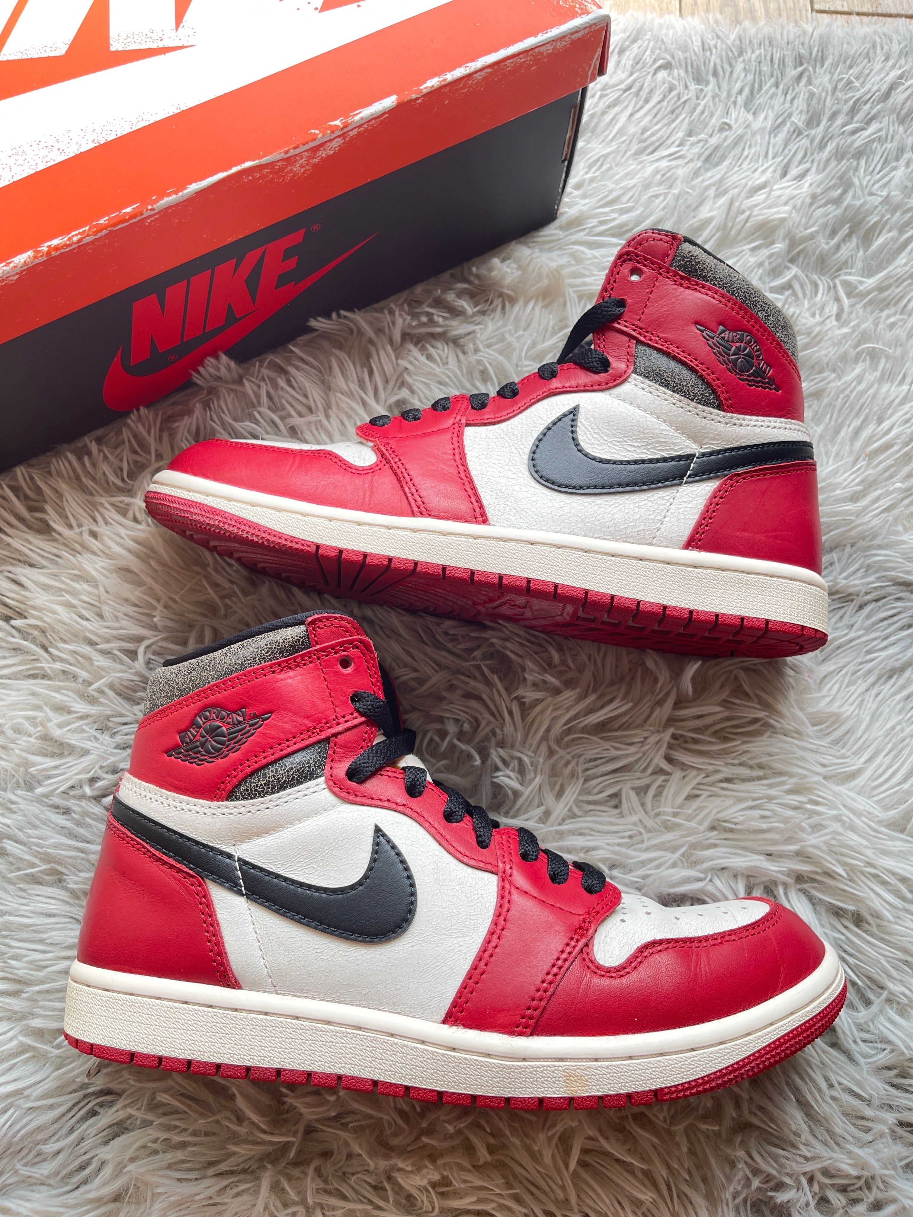 Nike Air Jordan 1 High OG "Lost & Found/Chicago"