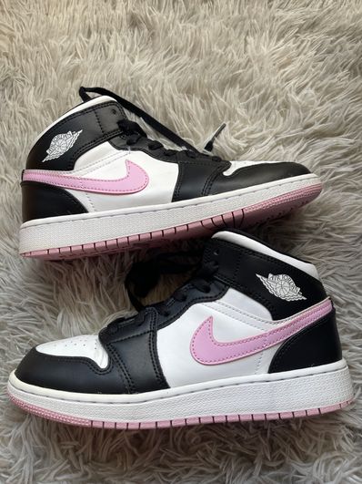 Nike GS Air Jordan 1 Mid "White/Black/Light Arctic Pink"