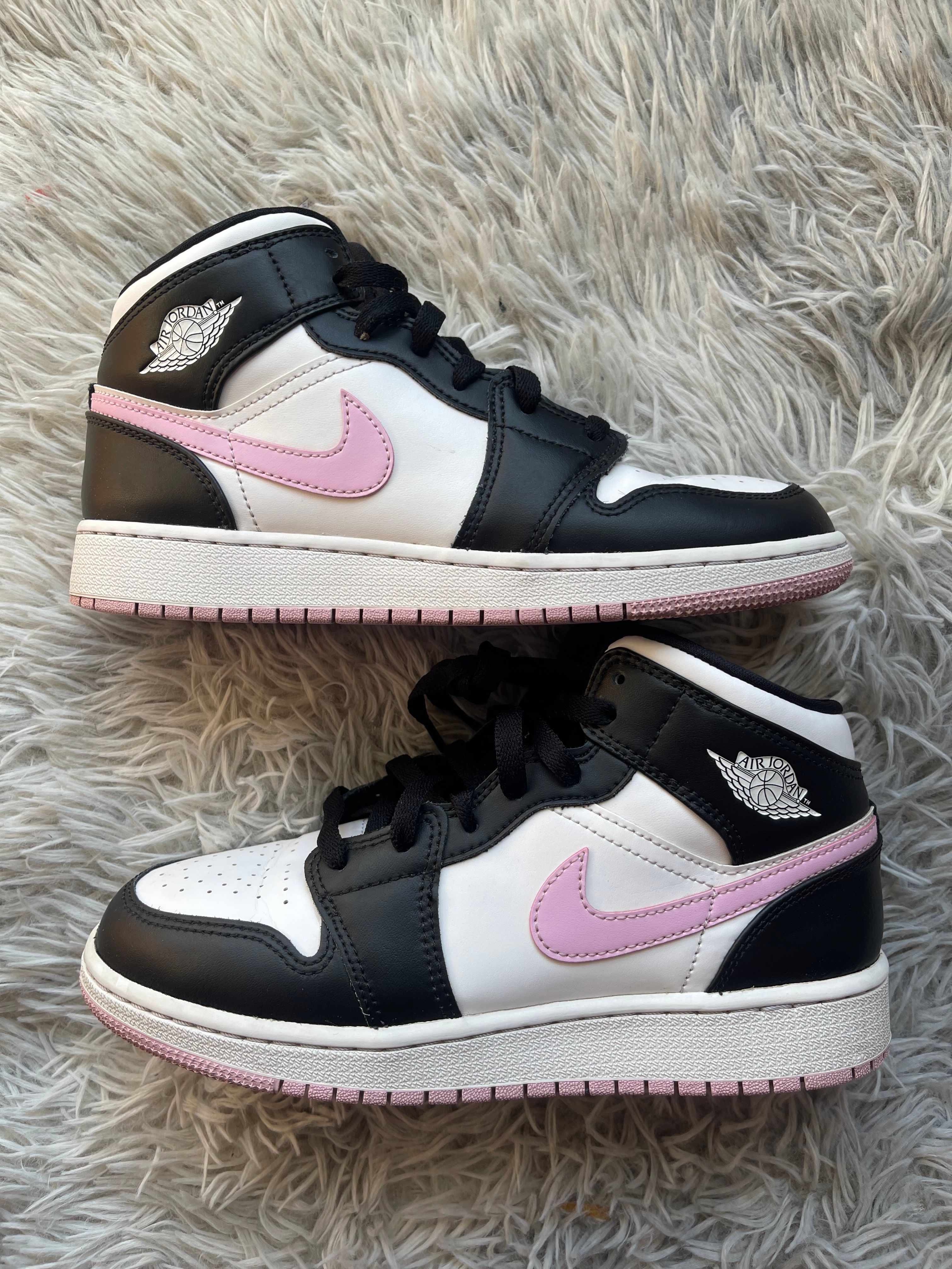 Nike GS Air Jordan 1 Mid "White/Black/Light Arctic Pink"
