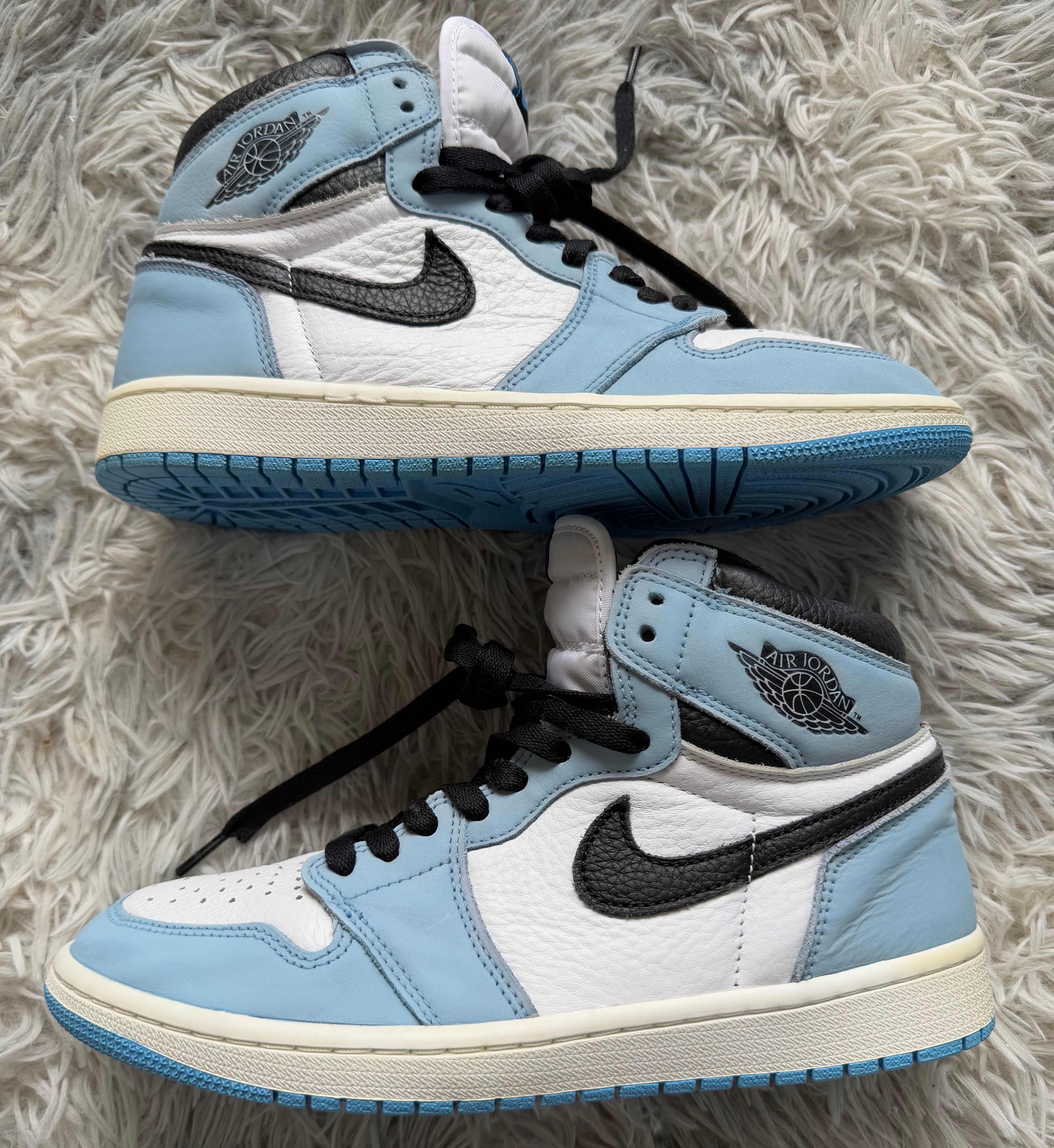 Nike Air Jordan 1 High OG "University Blue"