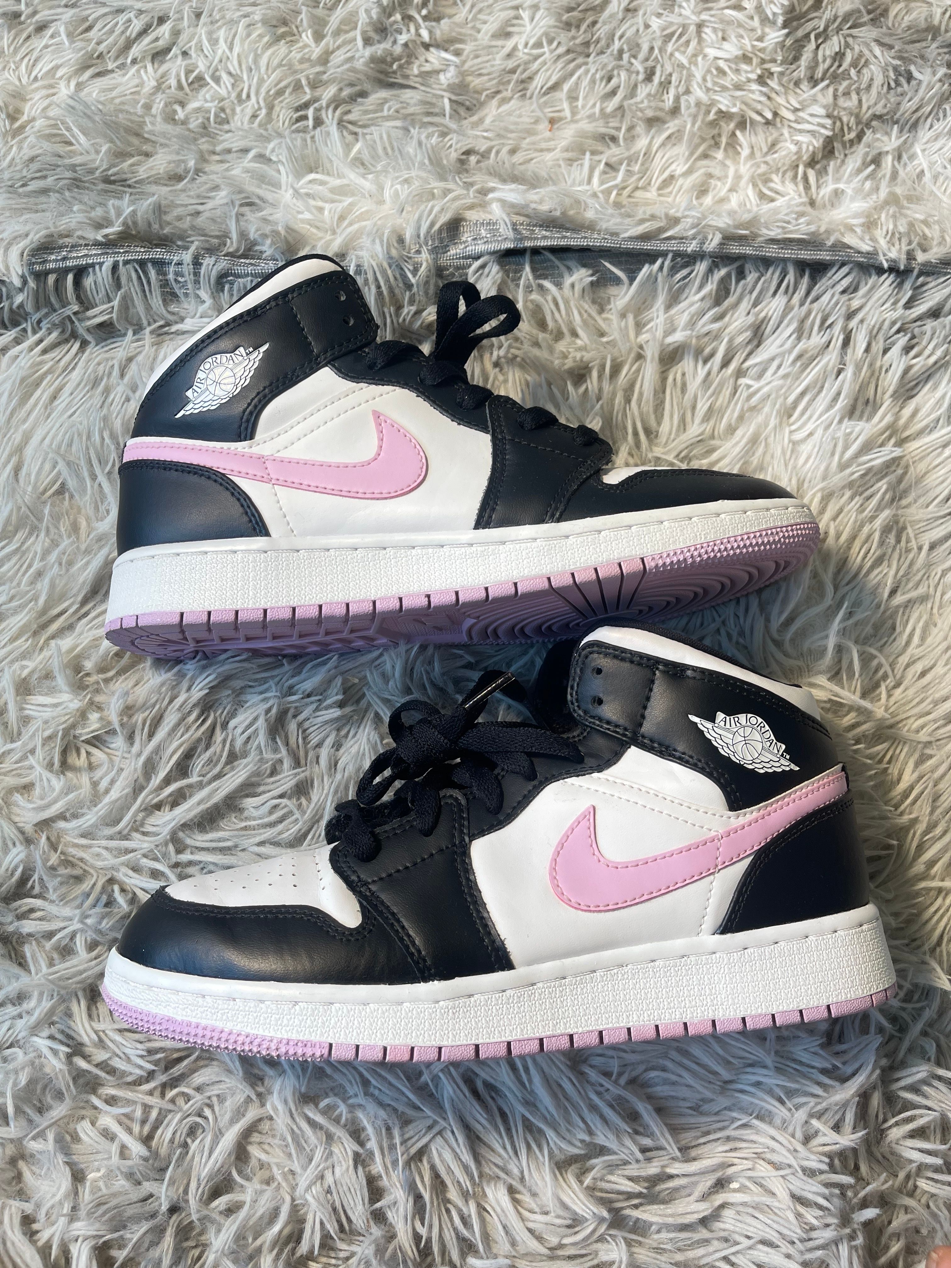 Nike GS Air Jordan 1 Mid "White/Black/Light Arctic Pink"