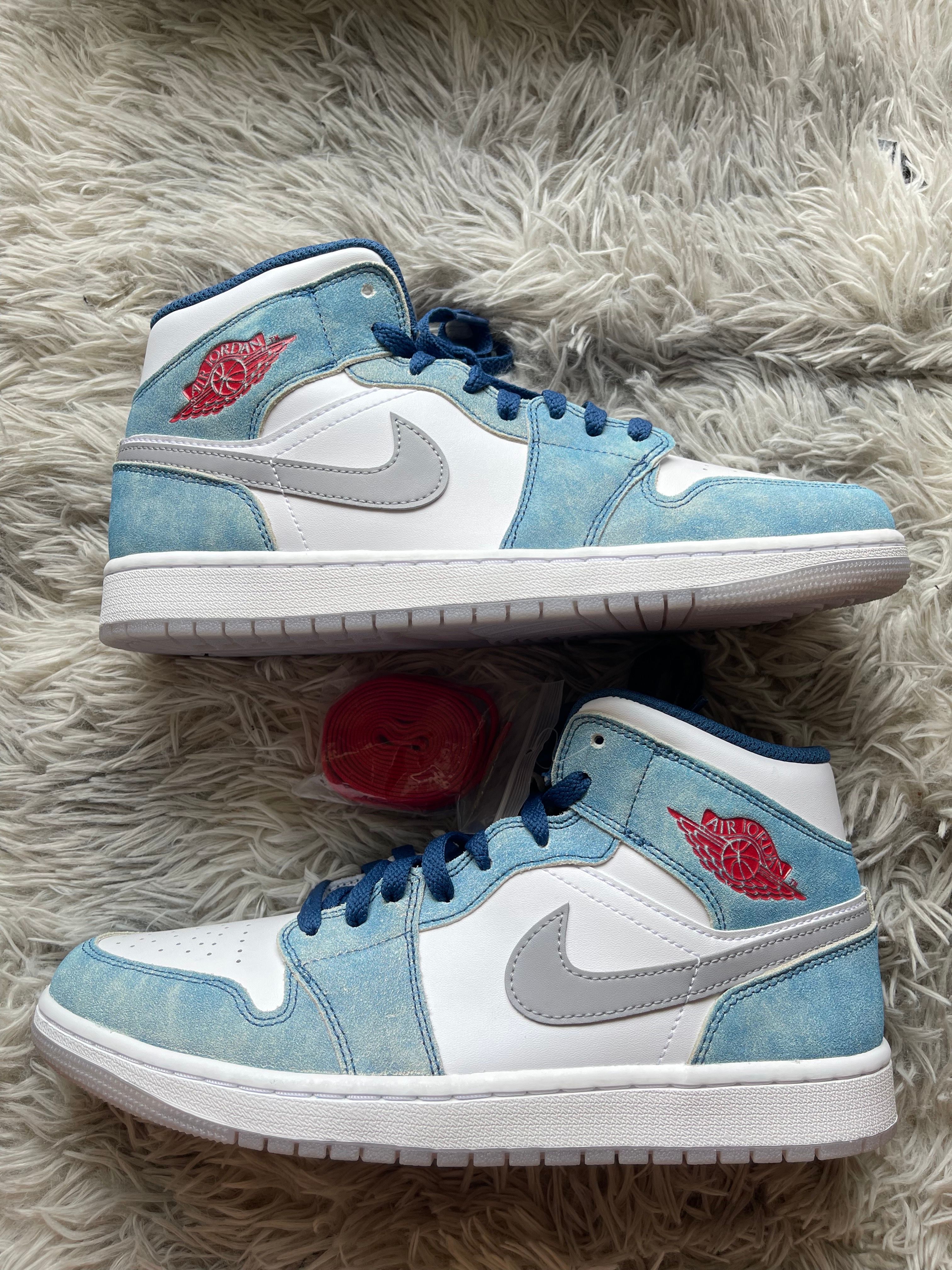 Nike Air Jordan 1 Mid SE "White/Hyper Royal/Red"