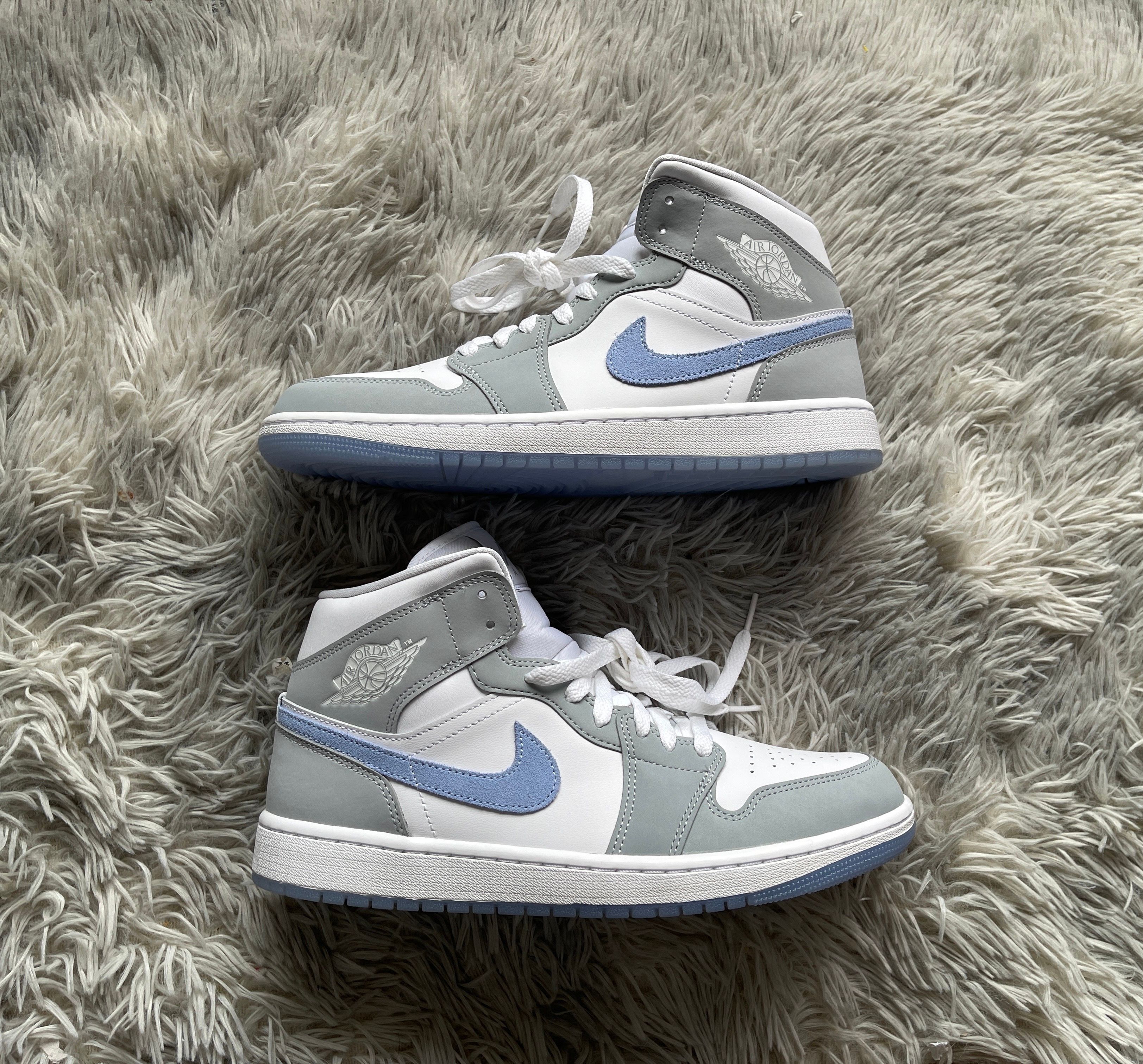 Nike Women's Air Jordan 1 Mid "Wolf Grey"