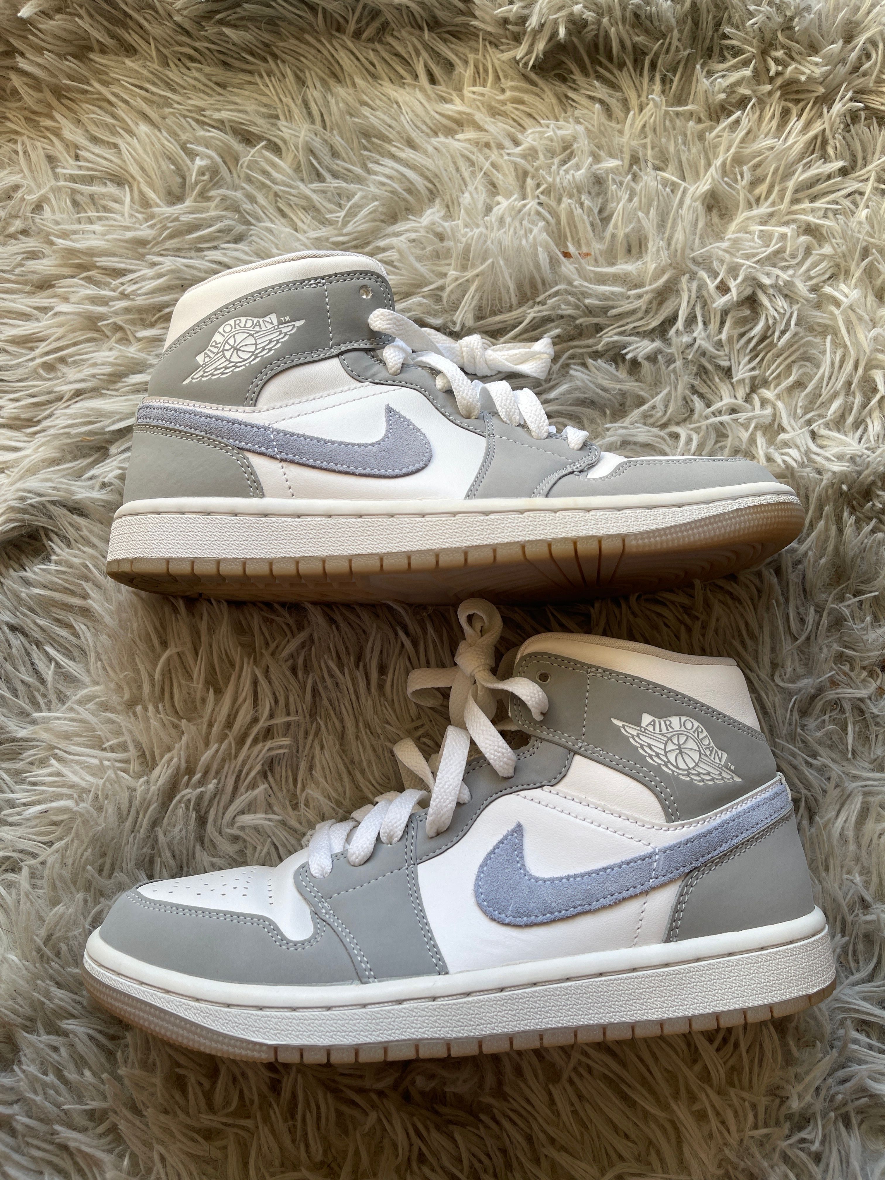 Nike Women's Air Jordan 1 Mid "Wolf Grey"