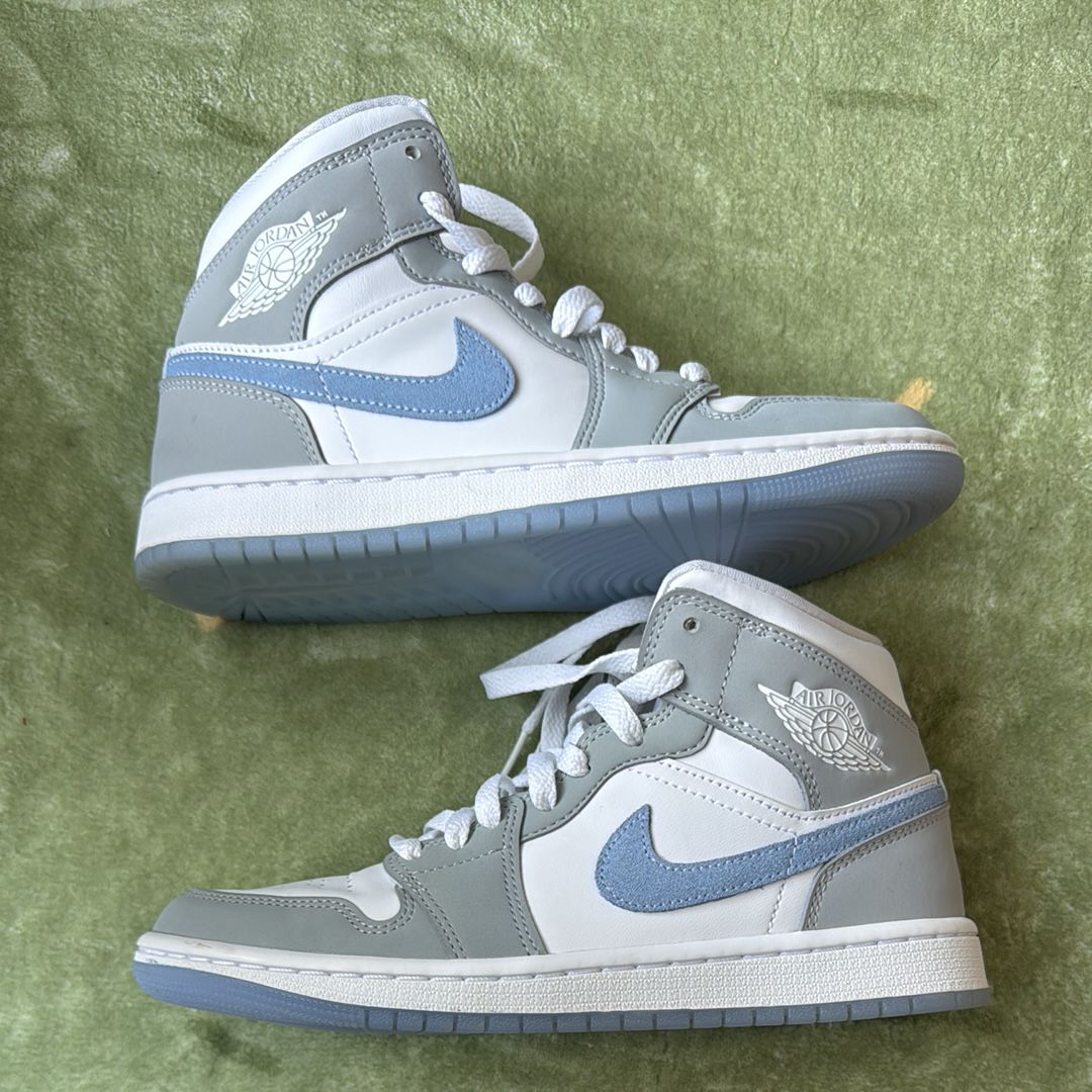 Nike Women's Air Jordan 1 Mid "Wolf Grey"