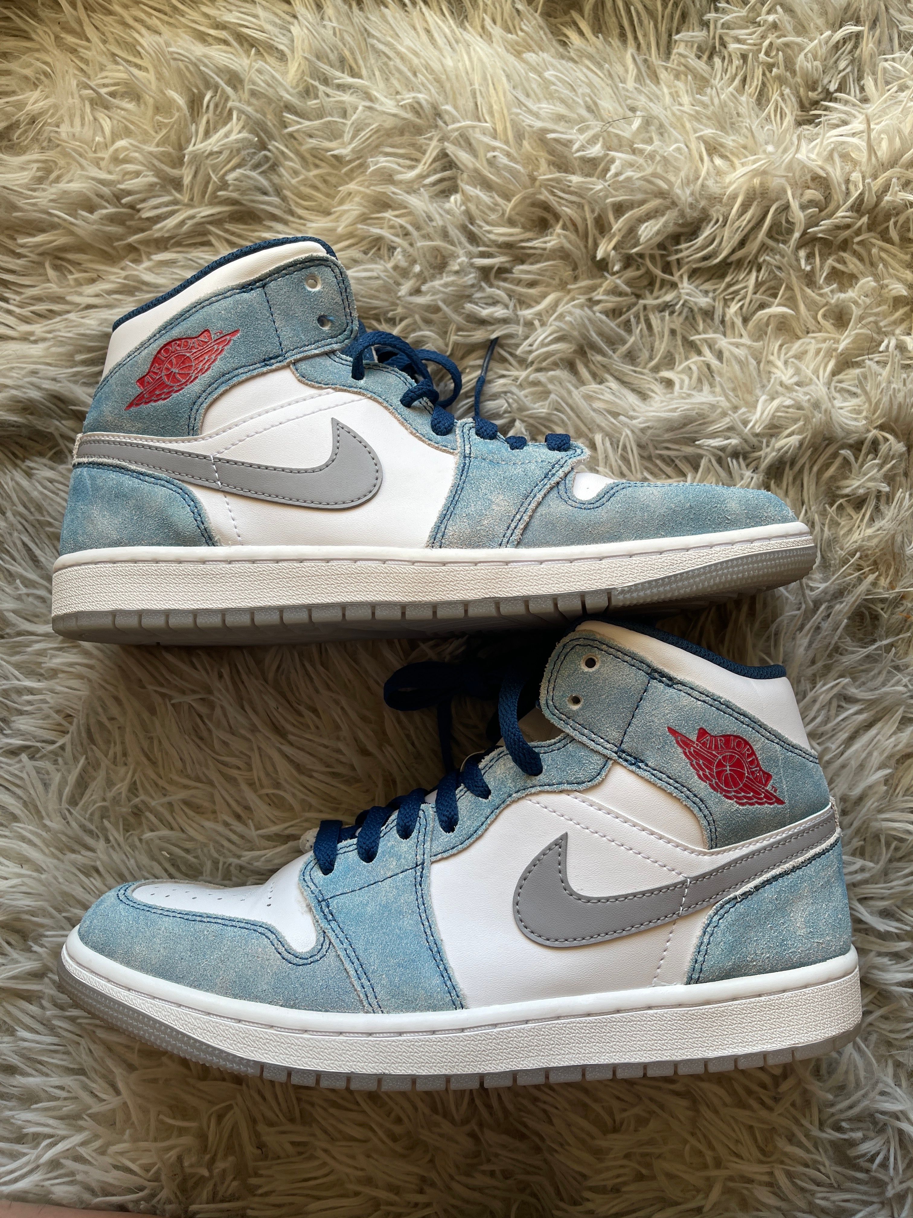 Nike Air Jordan 1 Mid SE "White/Hyper Royal/Red"