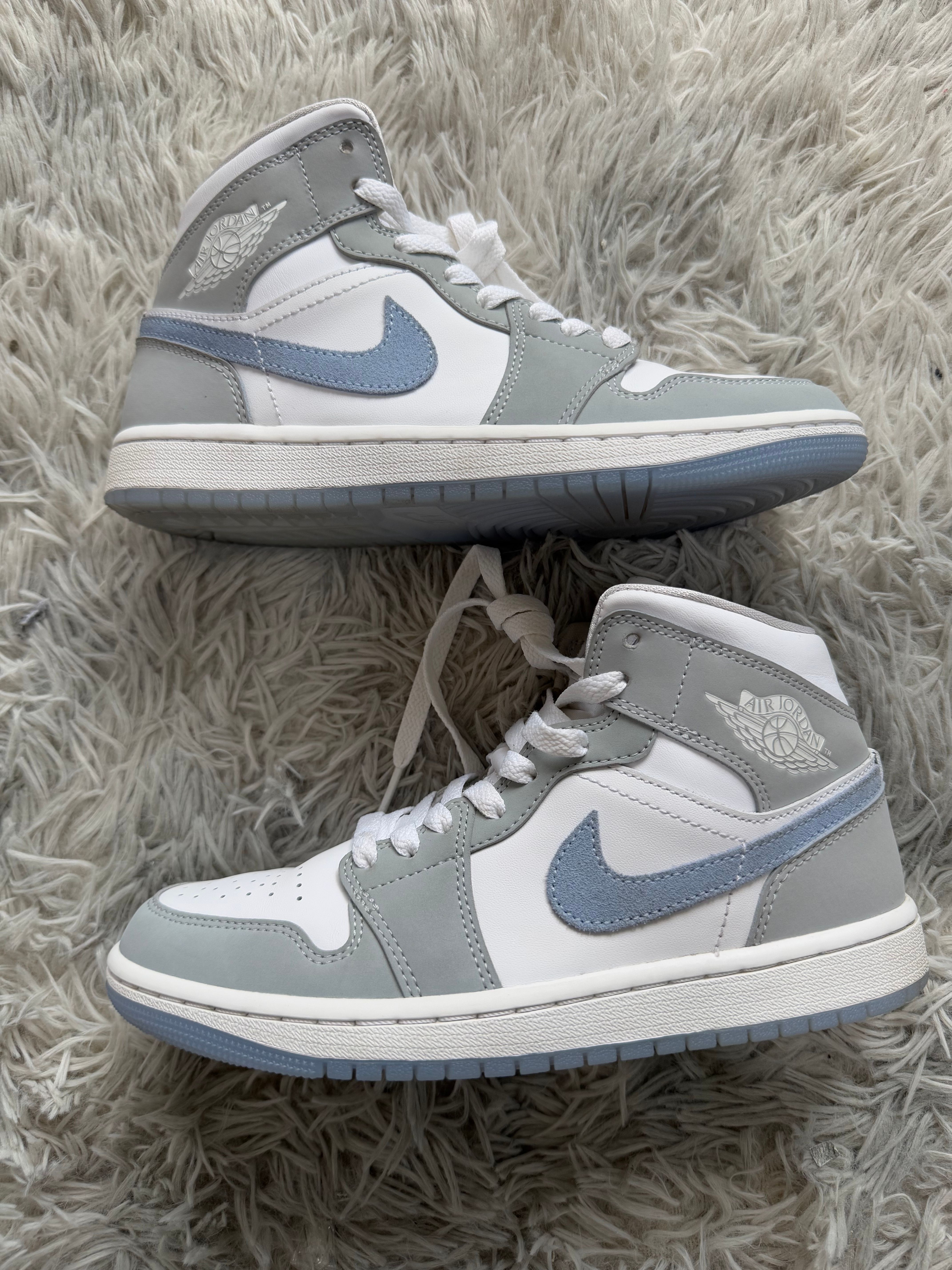 Nike Women's Air Jordan 1 Mid "Wolf Grey"