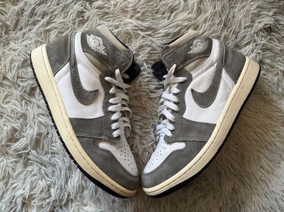 Nike Air Jordan 1 Retro High OG "Black and Smoke Grey"