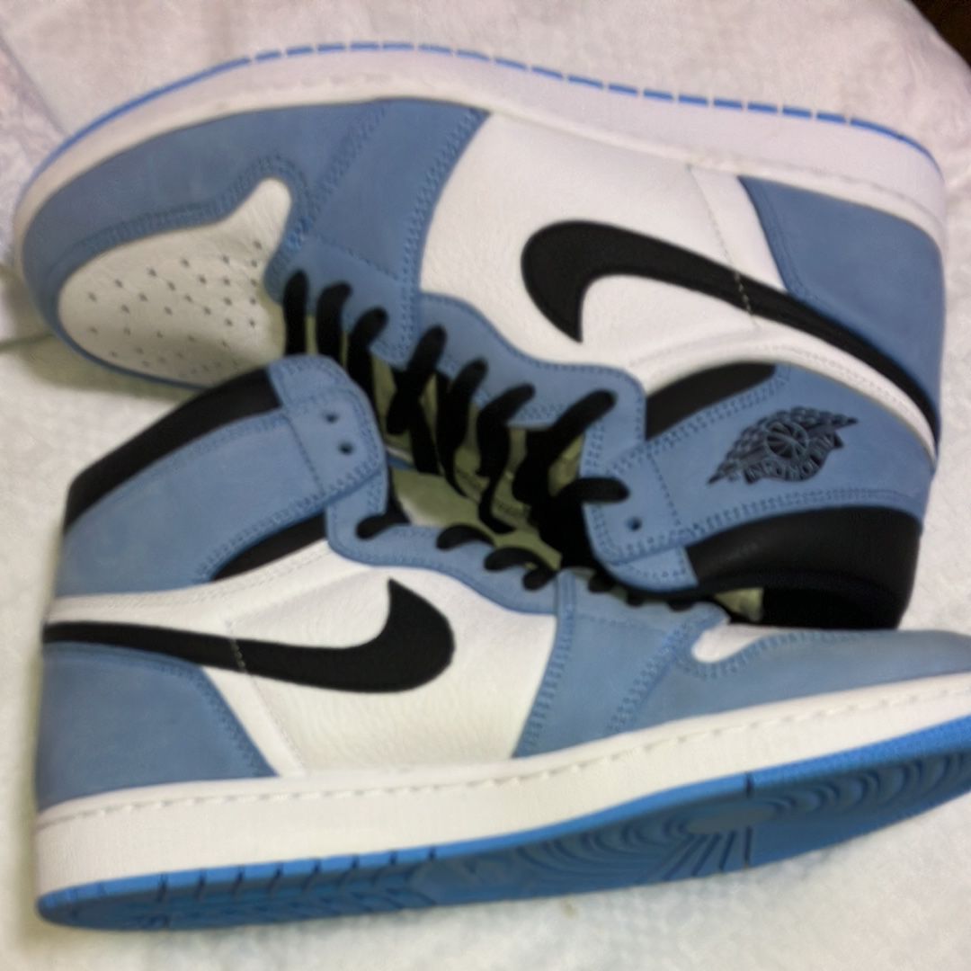 Nike Air Jordan 1 High OG "University Blue"