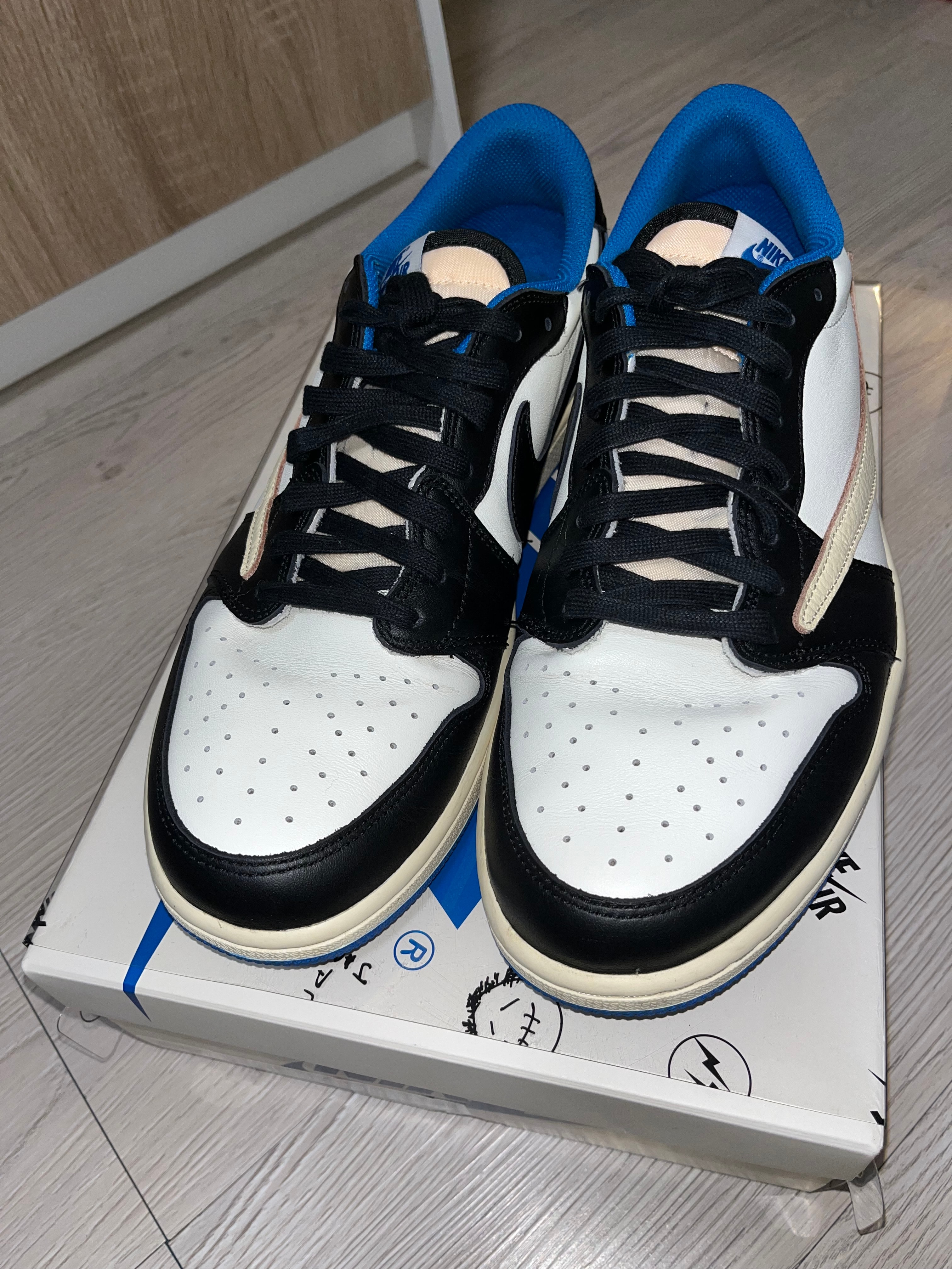Travis Scott × fragment design × Nike Air Jordan 1 Low OG SP "Military Blue"
