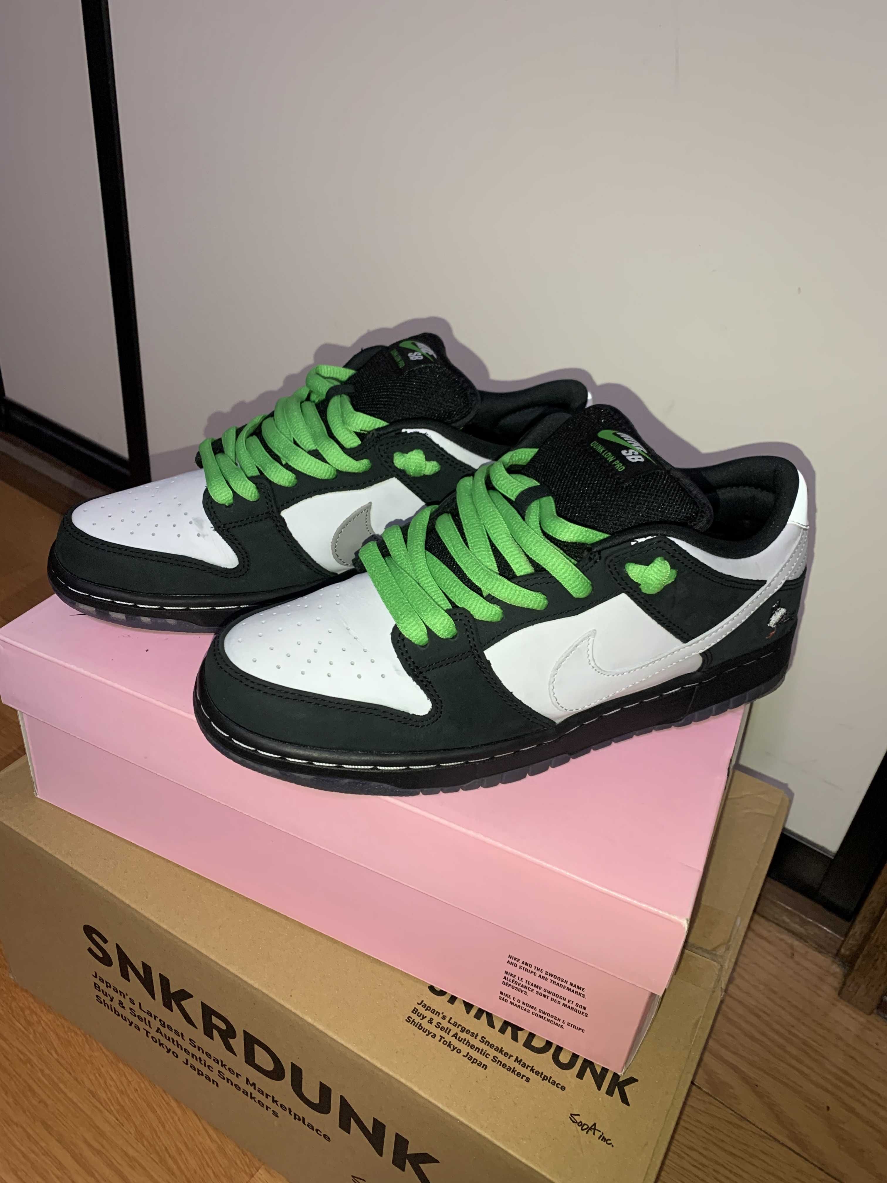 STAPLE × Nike SB Dunk Low "Pigeon Black/White"