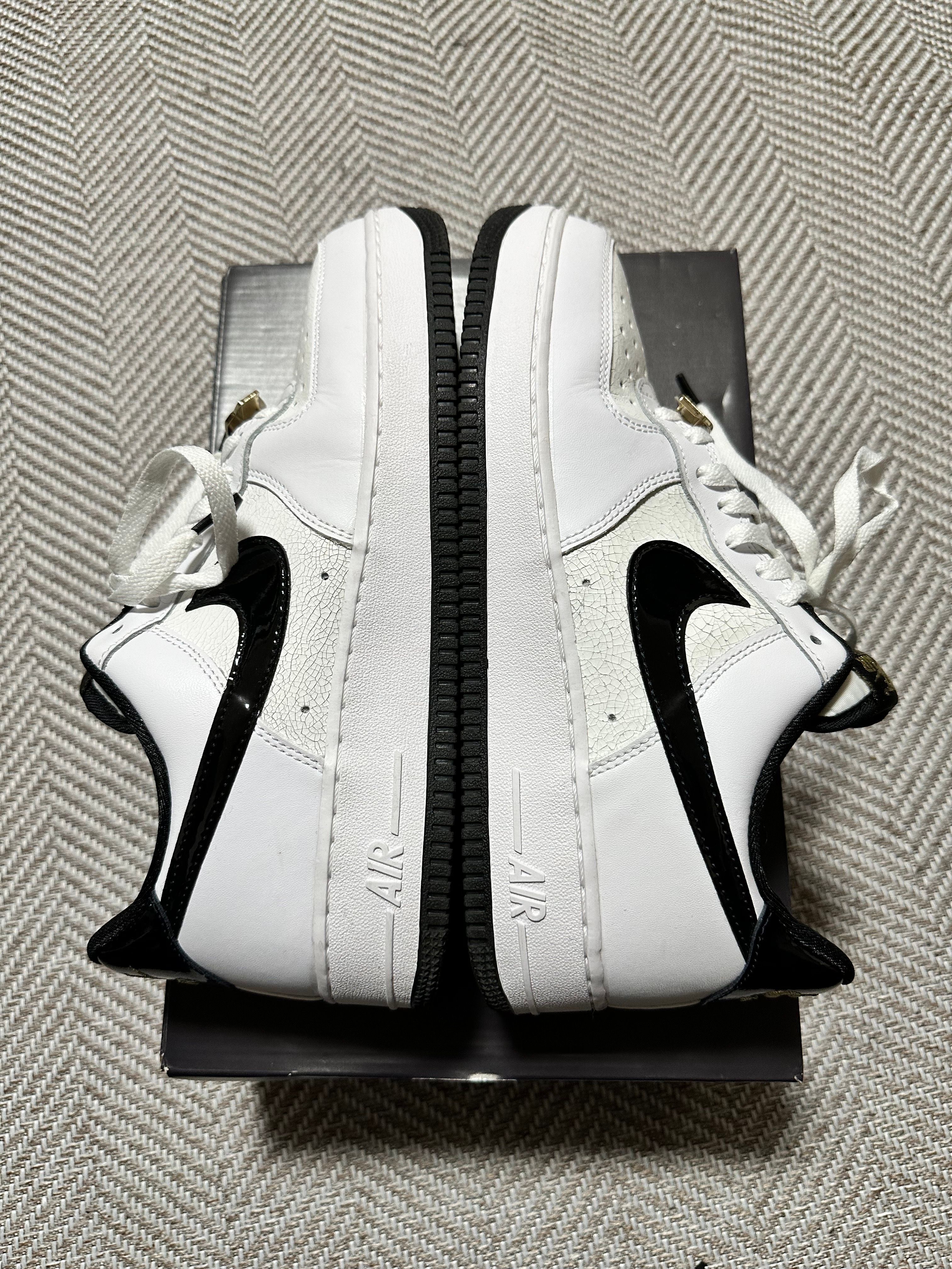 Nike Air Force 1 Low '07 LV8 "World Champ/White and Black"