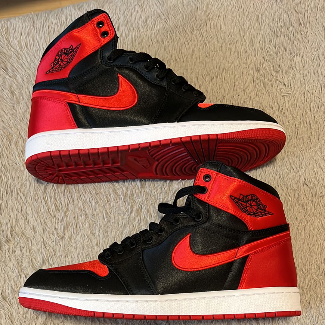 Nike Women's Air Jordan 1 Retro High OG "Satin Bred"