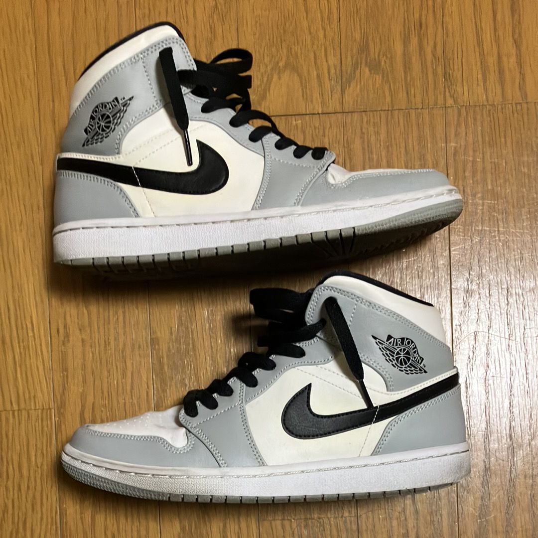 Nike Air Jordan 1 Mid "Light Smoke Grey/White/Black"