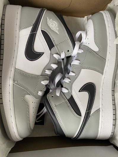 Nike GS Air Jordan 1 Mid