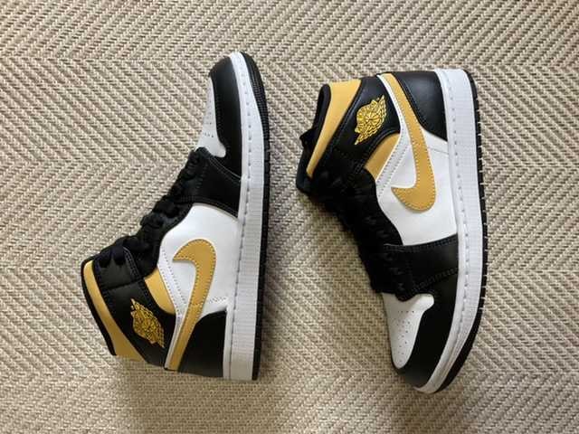 Nike Air Jordan 1 Mid "White/Pollen-Black"