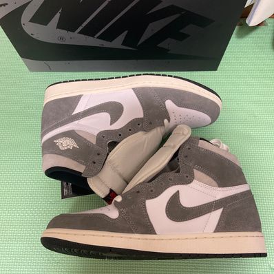 Nike Air Jordan 1 Retro High OG "Black and Smoke Grey"