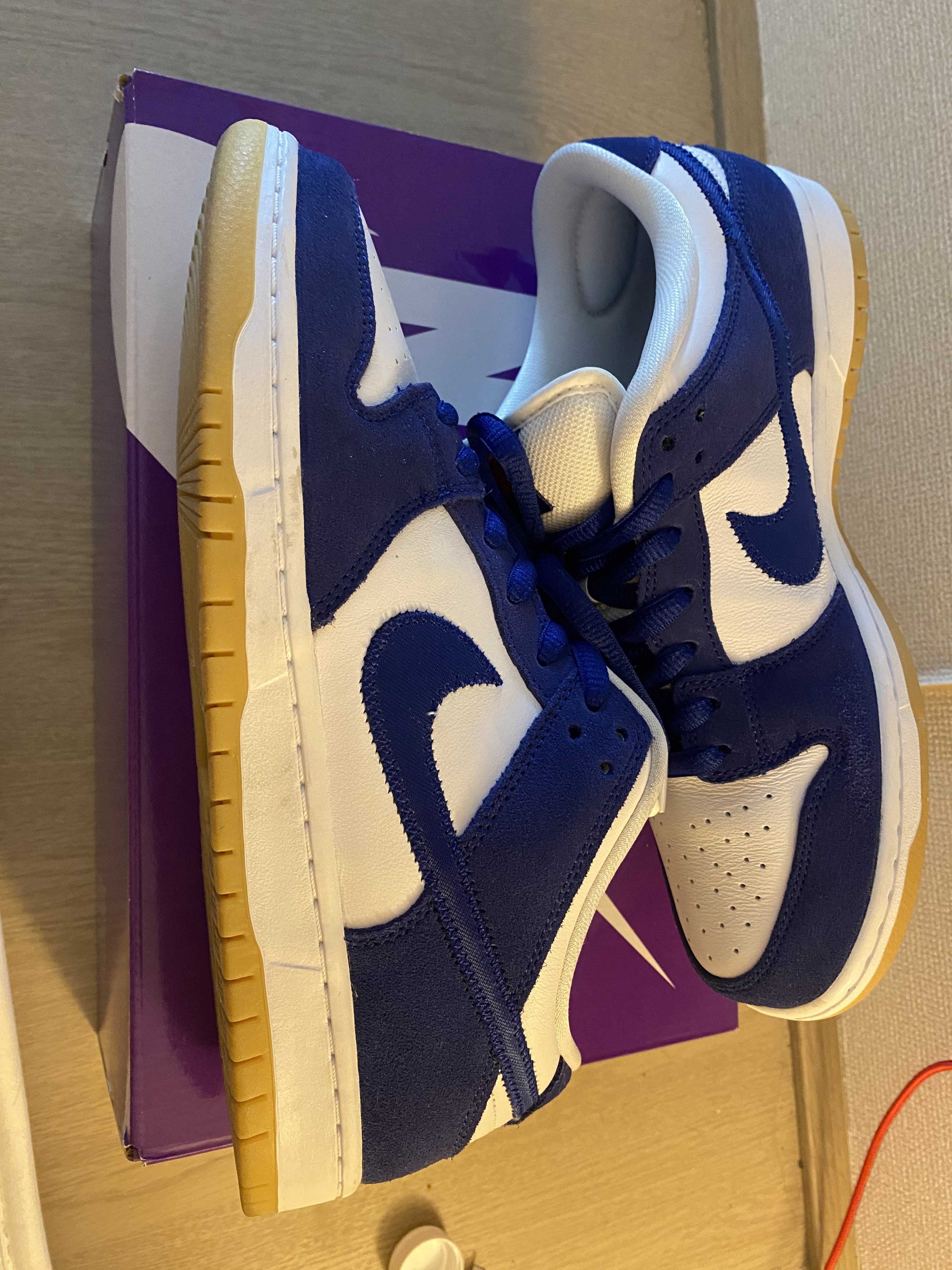 Nike SB Dunk Low "Los Angeles Dodgers/Deep Royal Blue"