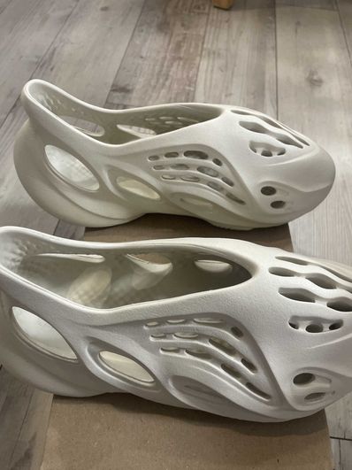 adidas YEEZY Foam Runner "Sand"