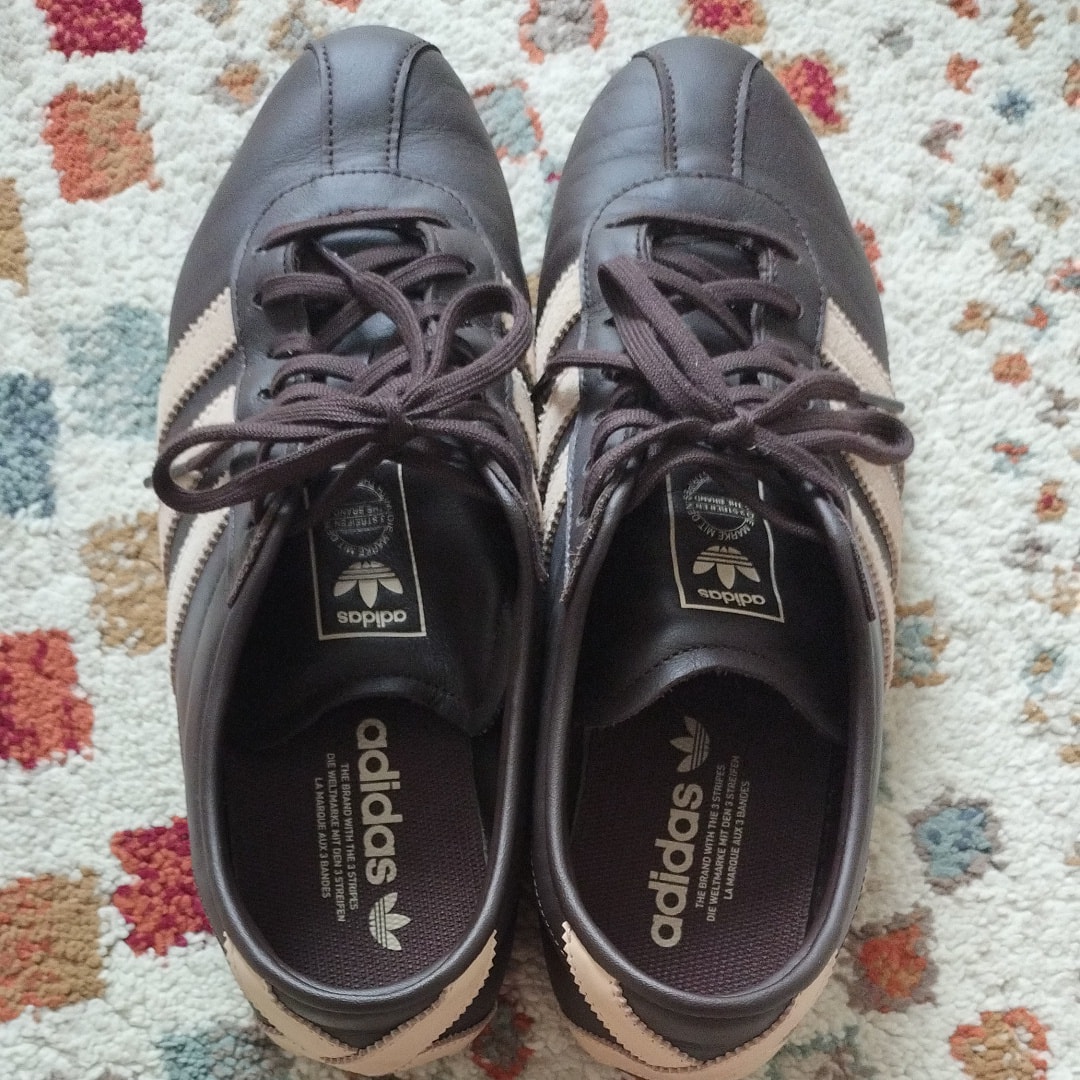 アディダスオリジナルス ウィメンズ トーキョー "ダークブラウン/サンドストレータ/ガム"