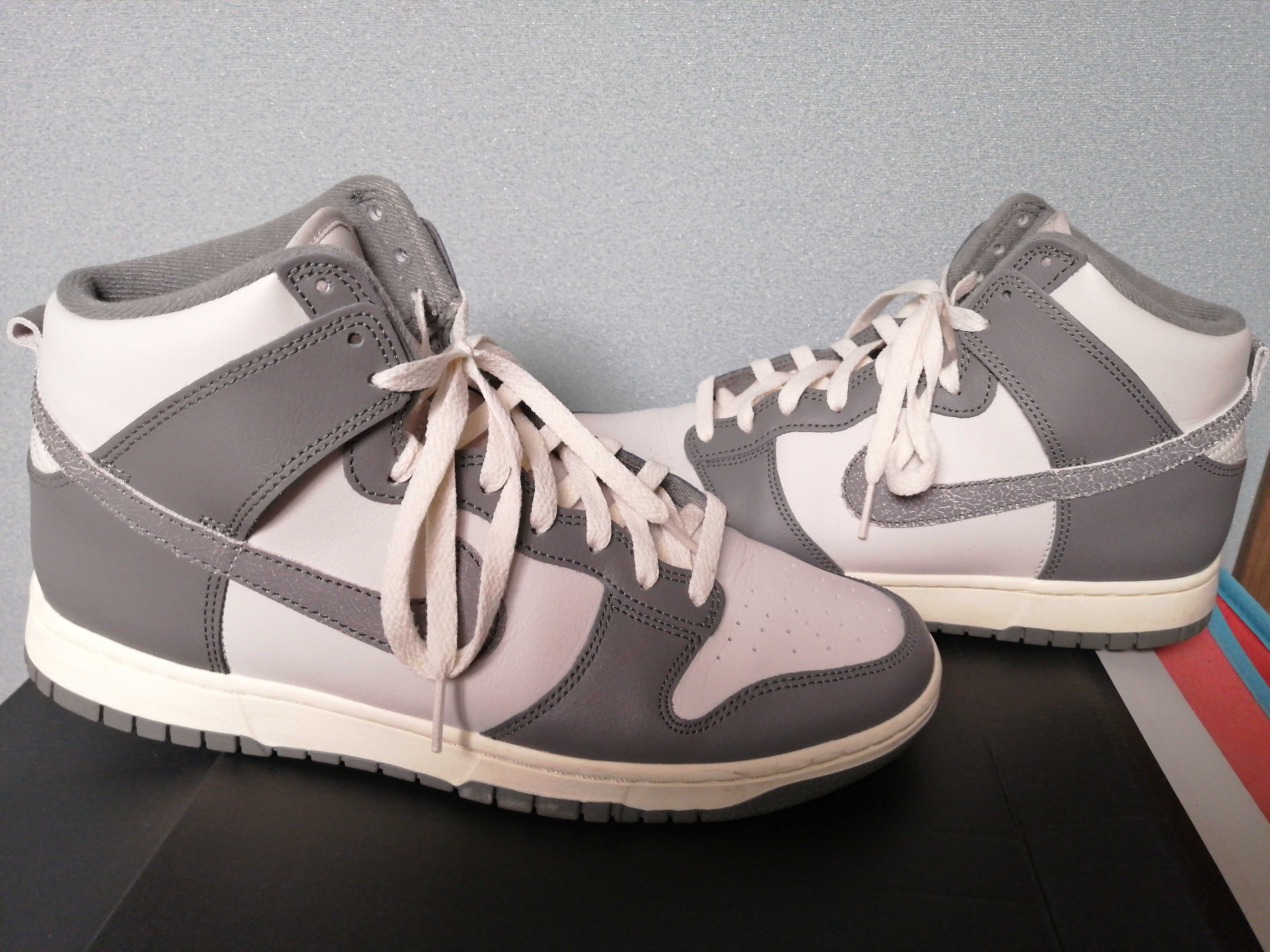 Nike Dunk High Retro SE Vintage "Light Bone and Tumbled Grey"