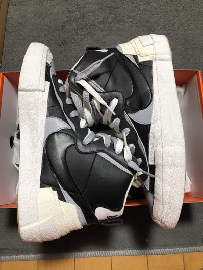 sacai × NIKE BLAZER MID "BLACK/WOLF GREY/WHITE"