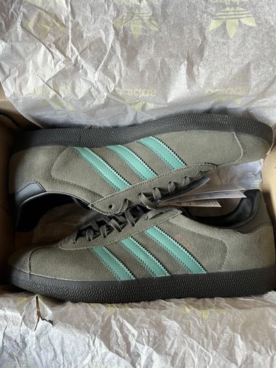 adidas Gazelle "Pantone/Core Black"