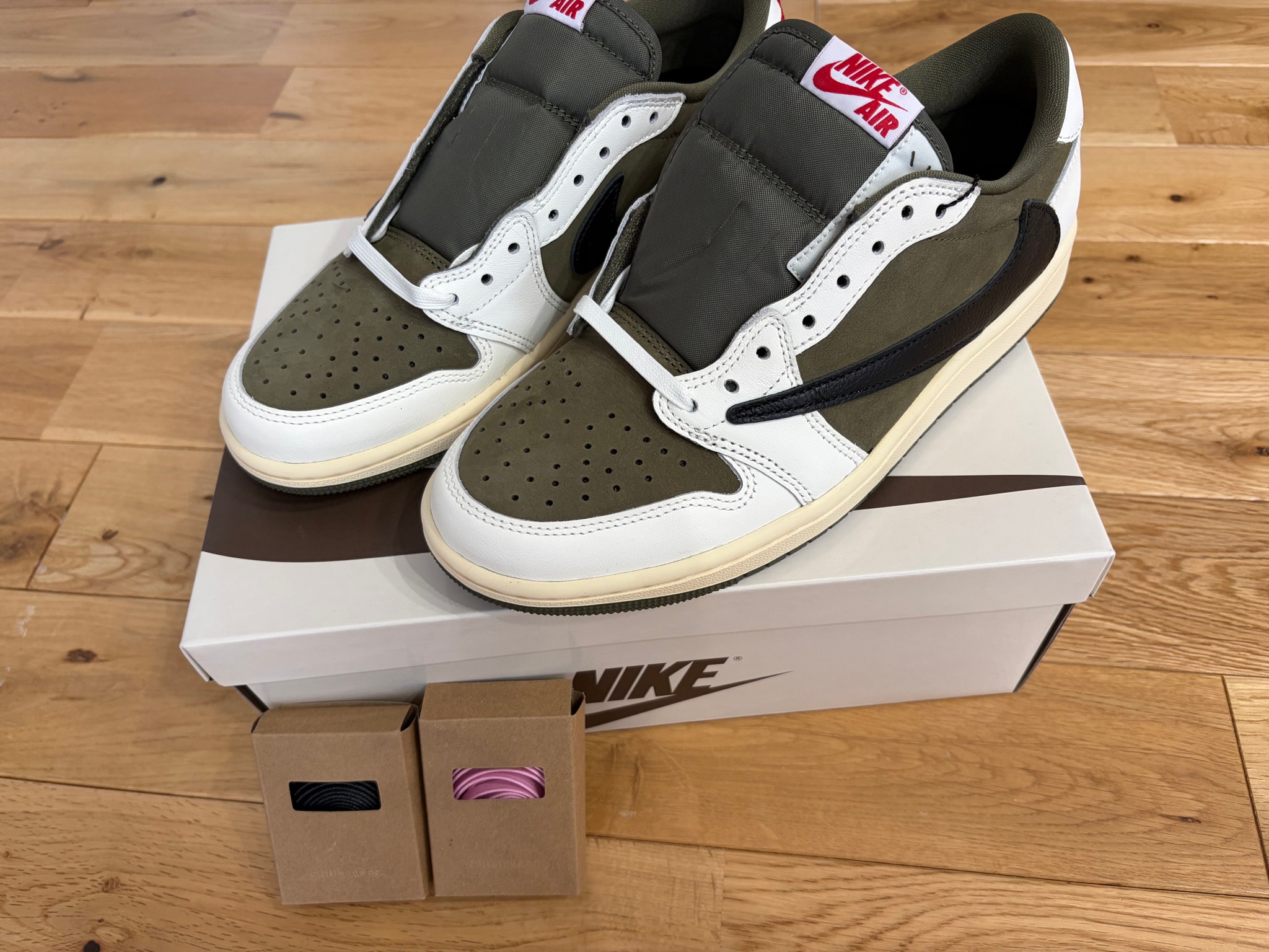 Travis Scott × Nike Air Jordan 1 Low OG SP "Reverse Olive"