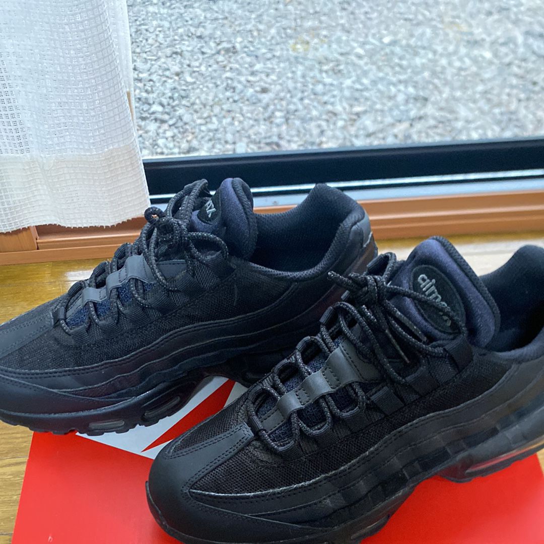 Nike Air Max 95 Essential "Black/Dark Grey/Black"