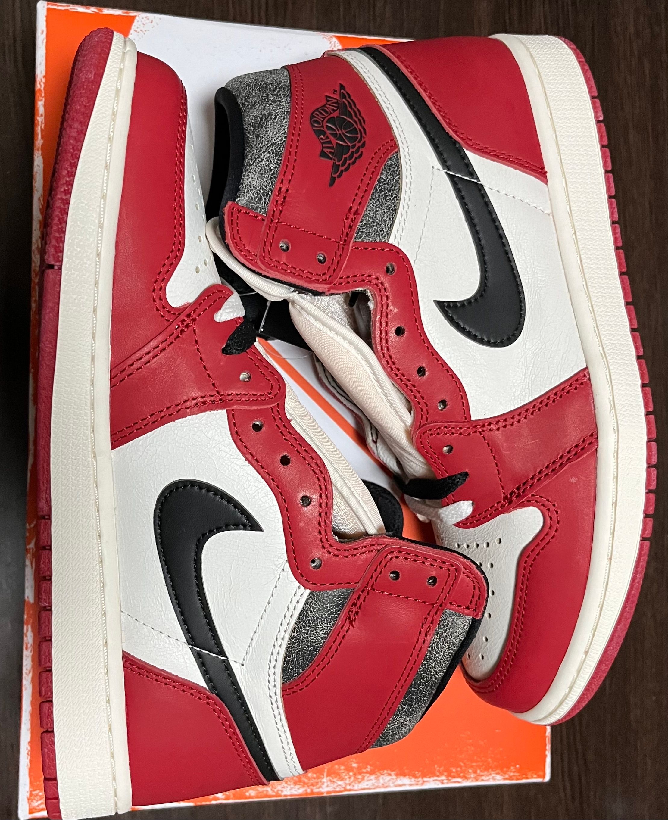 Nike Air Jordan 1 High OG "Lost & Found/Chicago"