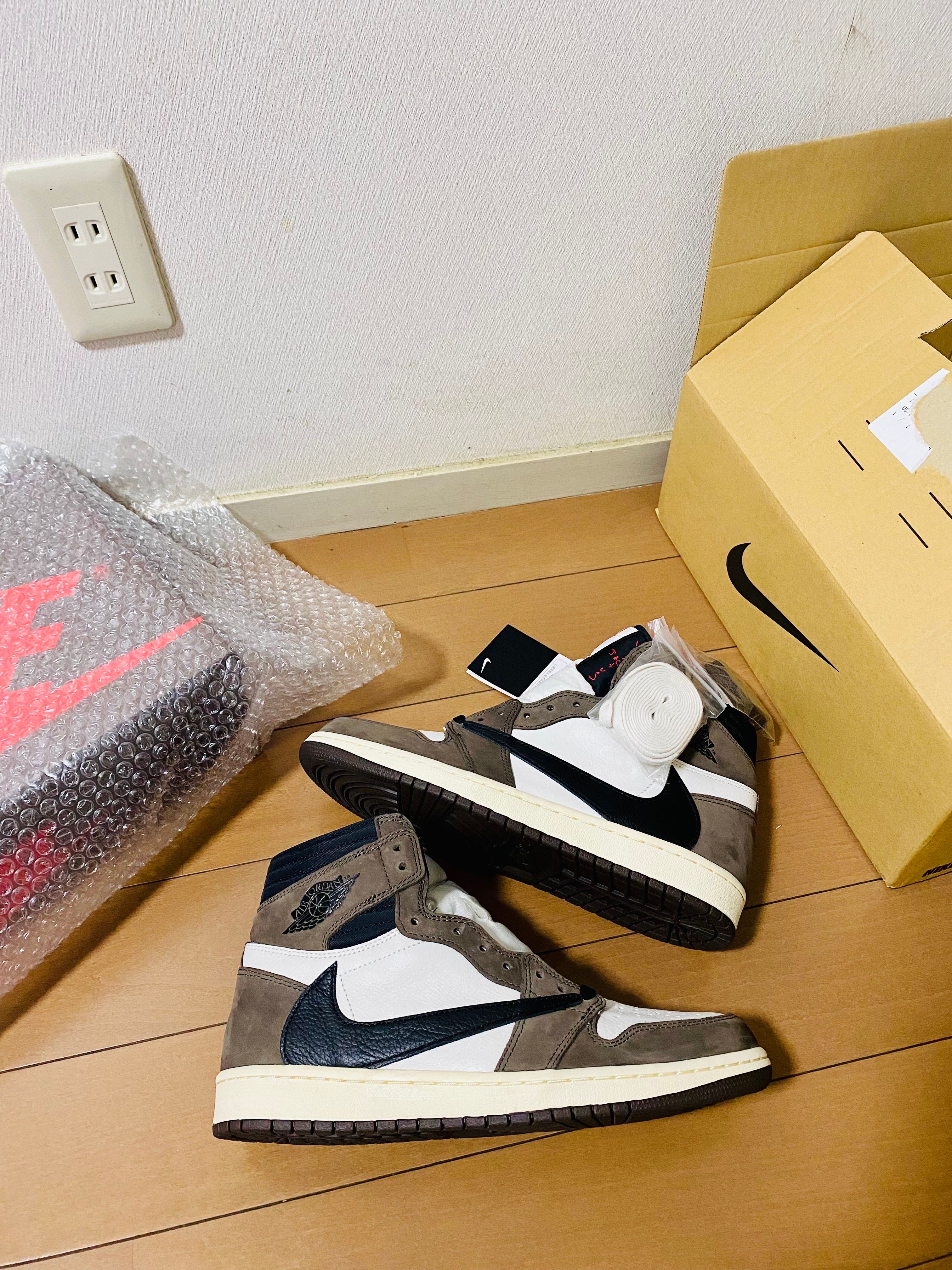 Travis Scott × Nike Air Jordan 1 Retro High OG TS SP "Sail/Dark Mocha"