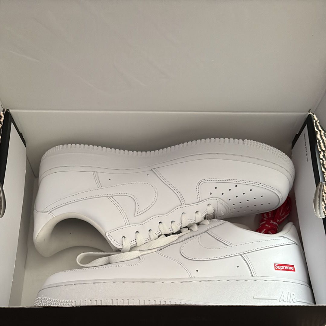 Supreme × Nike Air Force 1 Low "White"