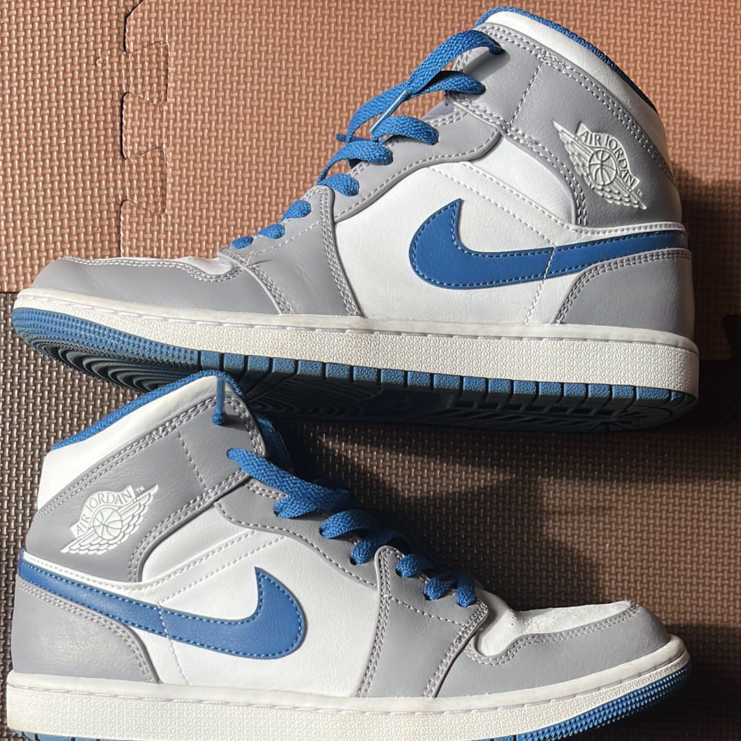 Nike Air Jordan 1 Mid "True Blue"
