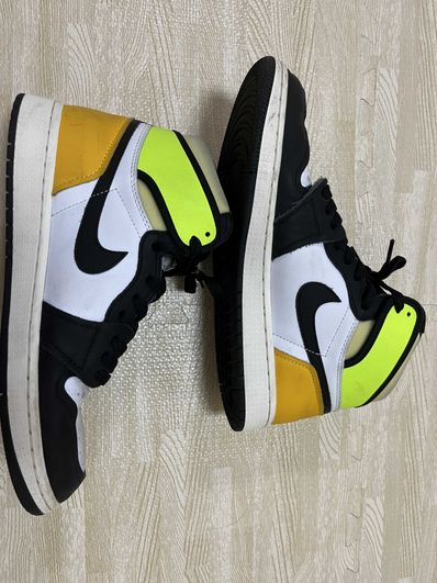 Nike Air Jordan 1 High OG "Volt Gold"